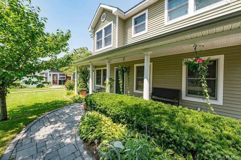 414 2nd Avenue, Huntington, NY, 4 Bedrooms Bedrooms, 9 Rooms Rooms,2 BathroomsBathrooms,Residential Lease,For Rent,2nd,0,1030973 414 2nd Avenue, Huntington, NY, 4 Bedrooms Bedrooms, 9 Rooms Rooms,2 BathroomsBathrooms,Residential Lease,For Rent,2nd,0,1030973