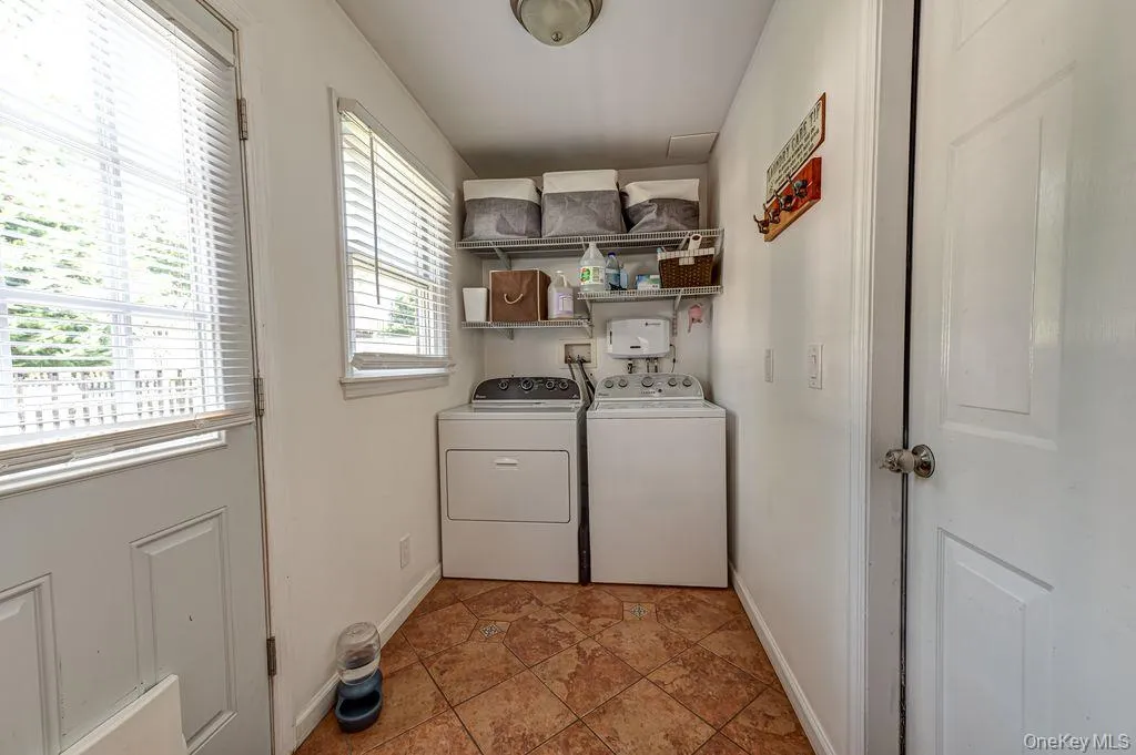 414 2nd Avenue, Huntington, NY, 4 Bedrooms Bedrooms, 9 Rooms Rooms,2 BathroomsBathrooms,Residential Lease,For Rent,2nd,0,1030973 414 2nd Avenue, Huntington, NY, 4 Bedrooms Bedrooms, 9 Rooms Rooms,2 BathroomsBathrooms,Residential Lease,For Rent,2nd,0,1030973