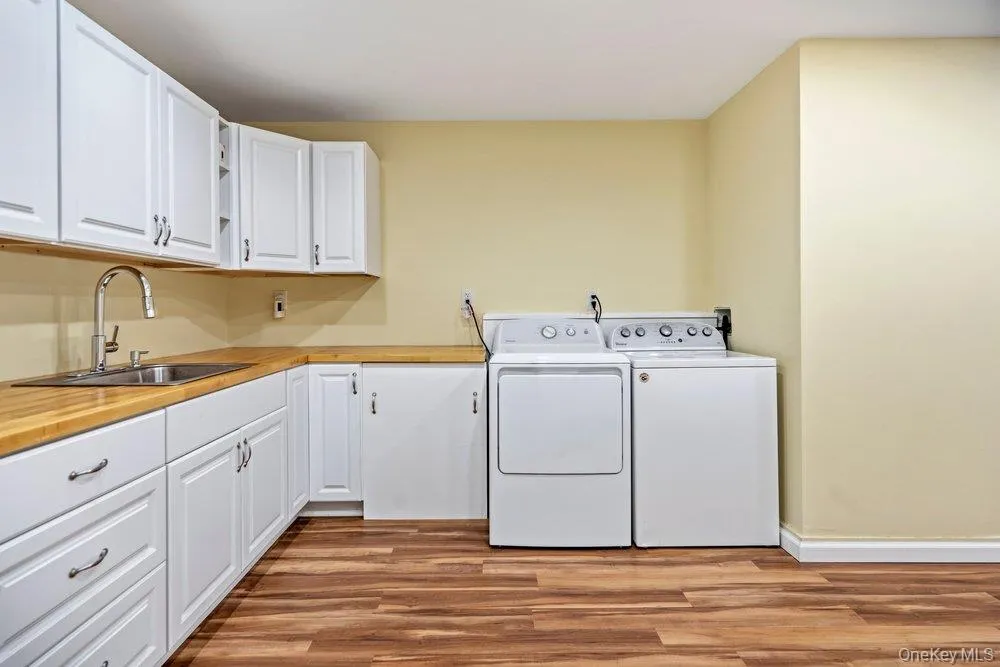 8 Rodney Avenue, Islip, NY, 4 Bedrooms Bedrooms, 9 Rooms Rooms,2 BathroomsBathrooms,Residential,For Rent,Rodney,0,1030978 8 Rodney Avenue, Islip, NY, 4 Bedrooms Bedrooms, 9 Rooms Rooms,2 BathroomsBathrooms,Residential,For Rent,Rodney,0,1030978
