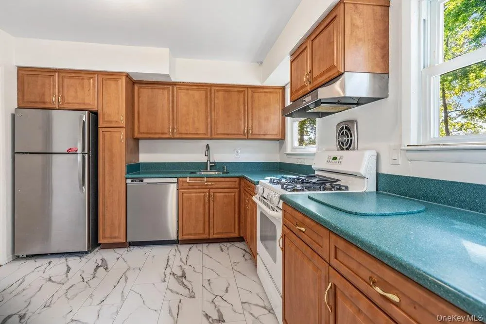 8 Rodney Avenue, Islip, NY, 4 Bedrooms Bedrooms, 9 Rooms Rooms,2 BathroomsBathrooms,Residential,For Rent,Rodney,0,1030978 8 Rodney Avenue, Islip, NY, 4 Bedrooms Bedrooms, 9 Rooms Rooms,2 BathroomsBathrooms,Residential,For Rent,Rodney,0,1030978