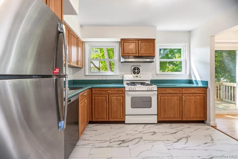 8 Rodney Avenue, Islip, NY, 4 Bedrooms Bedrooms, 9 Rooms Rooms,2 BathroomsBathrooms,Residential,For Rent,Rodney,0,1030978 8 Rodney Avenue, Islip, NY, 4 Bedrooms Bedrooms, 9 Rooms Rooms,2 BathroomsBathrooms,Residential,For Rent,Rodney,0,1030978