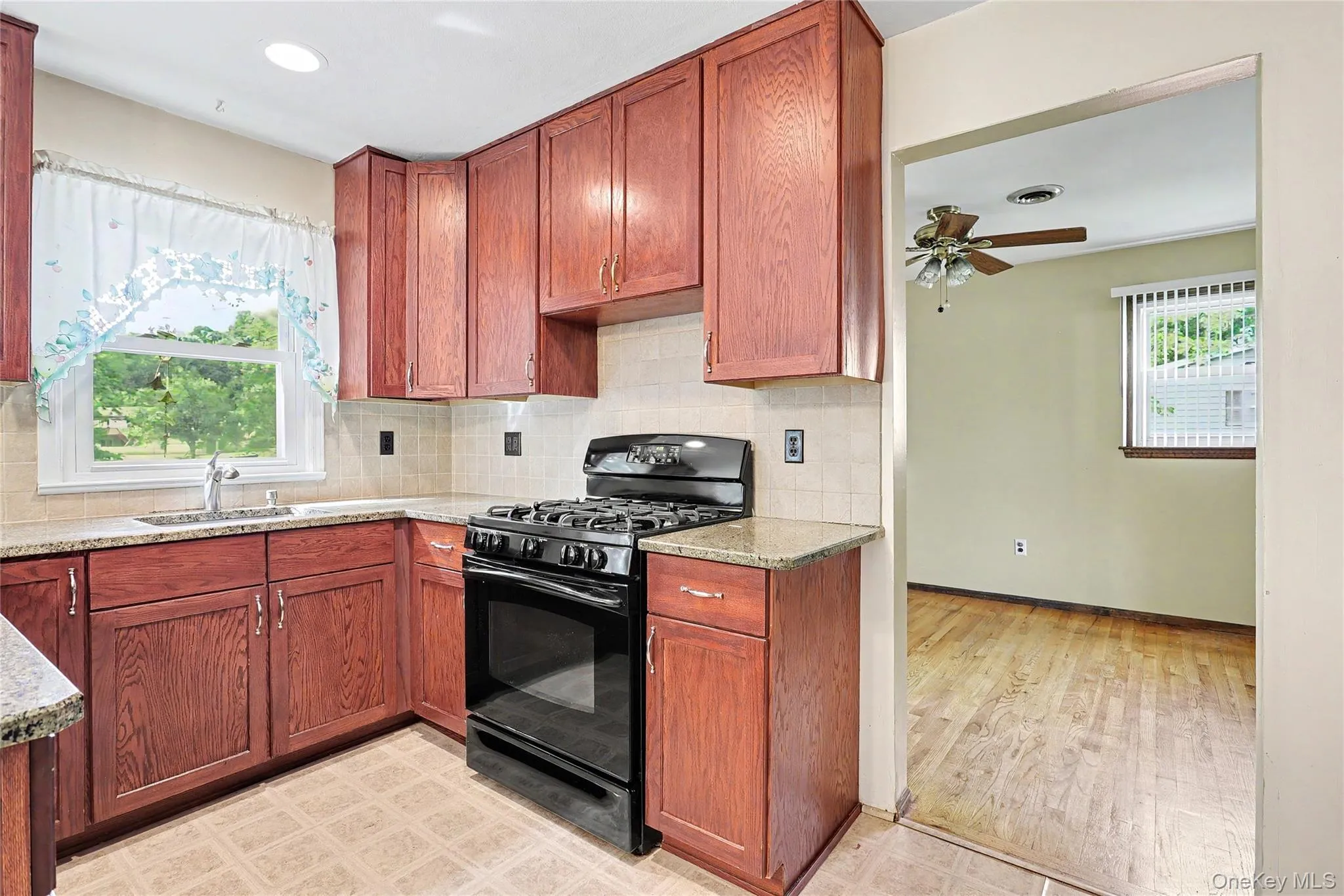 33 Tor View Avenue, Clarkstown, NY, 4 Bedrooms Bedrooms, 9 Rooms Rooms,2 BathroomsBathrooms,Residential,For Rent,Tor View,0,1030983 33 Tor View Avenue, Clarkstown, NY, 4 Bedrooms Bedrooms, 9 Rooms Rooms,2 BathroomsBathrooms,Residential,For Rent,Tor View,0,1030983