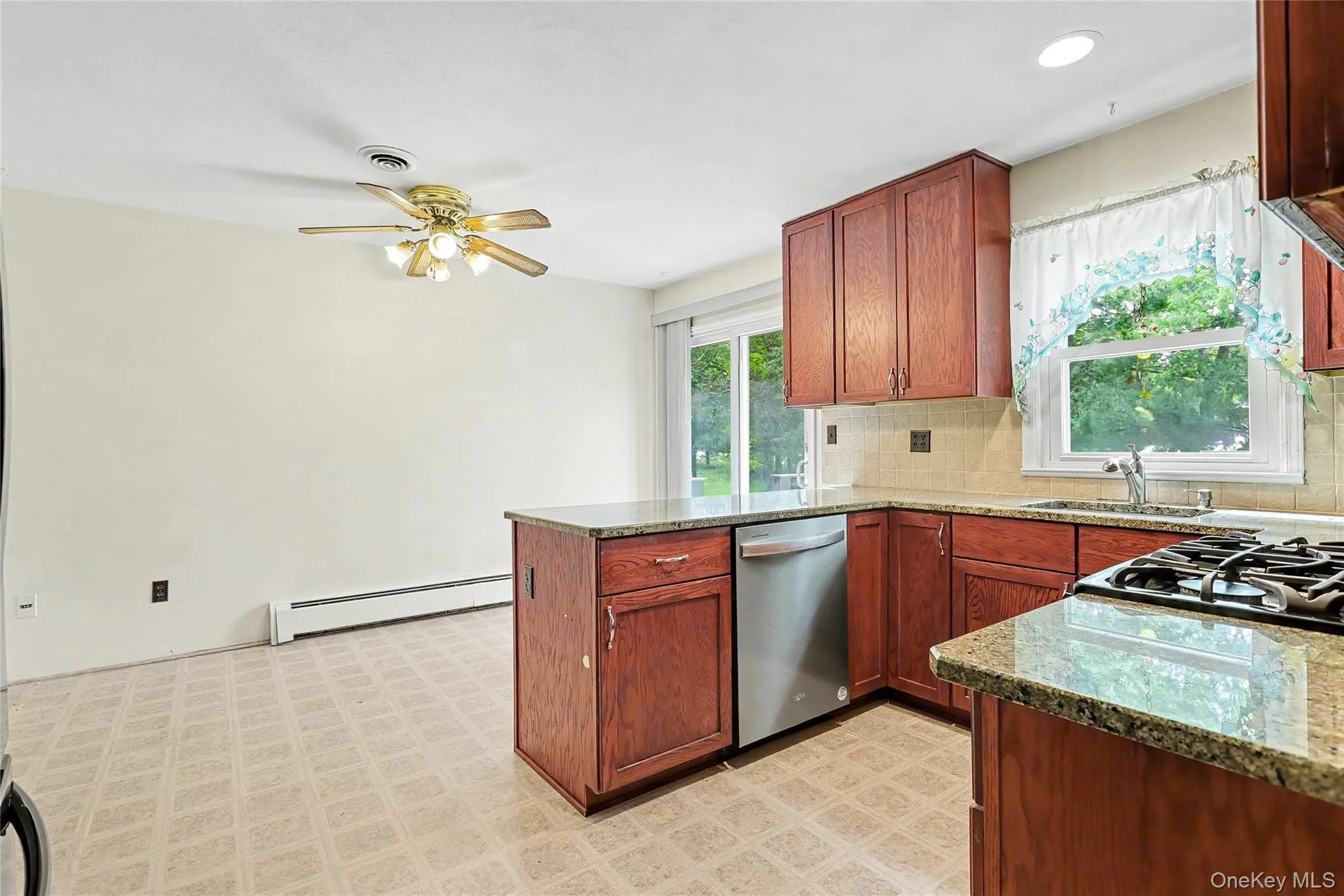 33 Tor View Avenue, Clarkstown, NY, 4 Bedrooms Bedrooms, 9 Rooms Rooms,2 BathroomsBathrooms,Residential,For Rent,Tor View,0,1030983 33 Tor View Avenue, Clarkstown, NY, 4 Bedrooms Bedrooms, 9 Rooms Rooms,2 BathroomsBathrooms,Residential,For Rent,Tor View,0,1030983