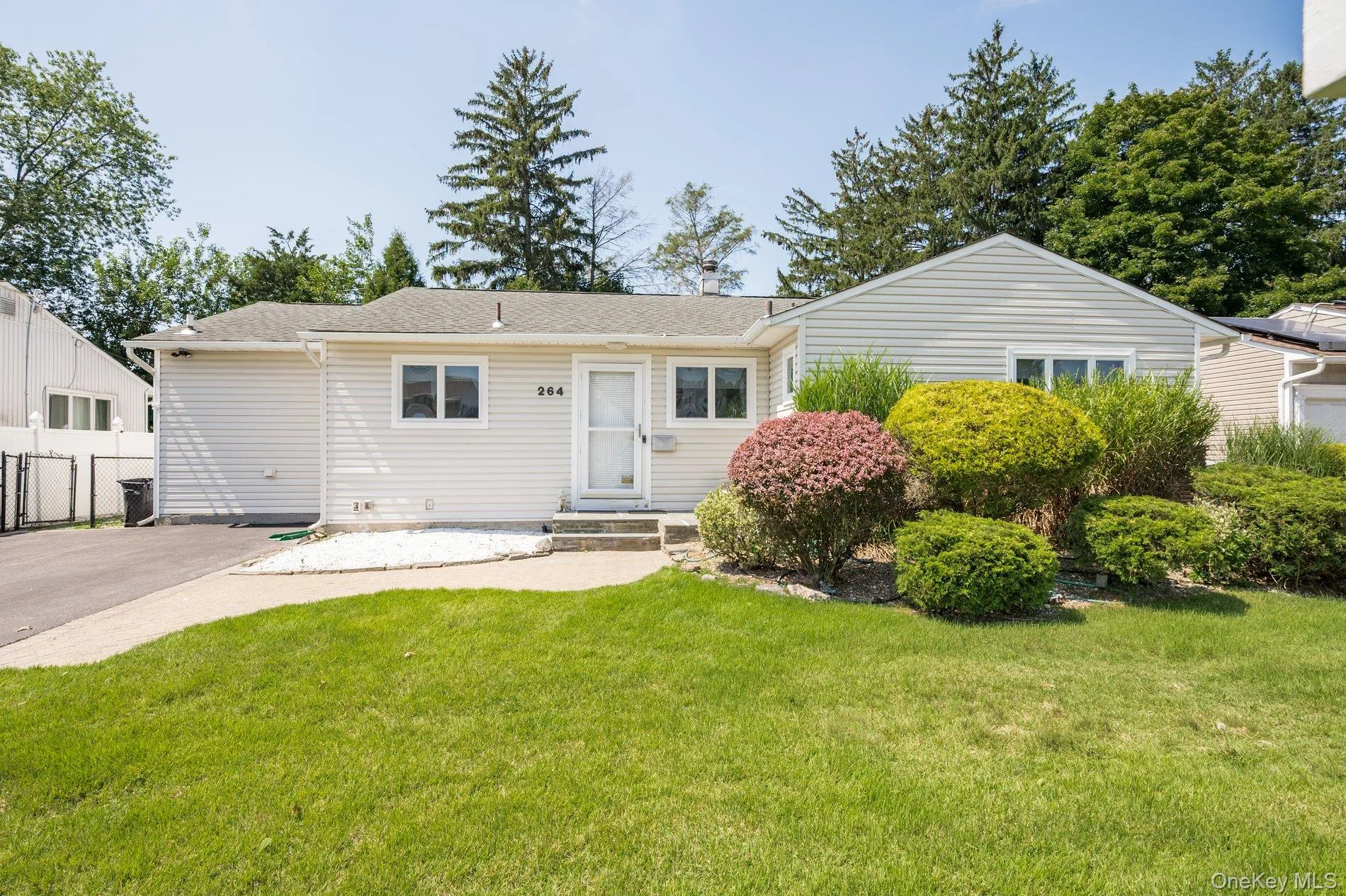 264 Manetto Hill Road, Oyster Bay, NY, 4 Bedrooms Bedrooms, 7 Rooms Rooms,3 BathroomsBathrooms,Residential Lease,For Rent,Manetto Hill,0,1030984 264 Manetto Hill Road, Oyster Bay, NY, 4 Bedrooms Bedrooms, 7 Rooms Rooms,3 BathroomsBathrooms,Residential Lease,For Rent,Manetto Hill,0,1030984