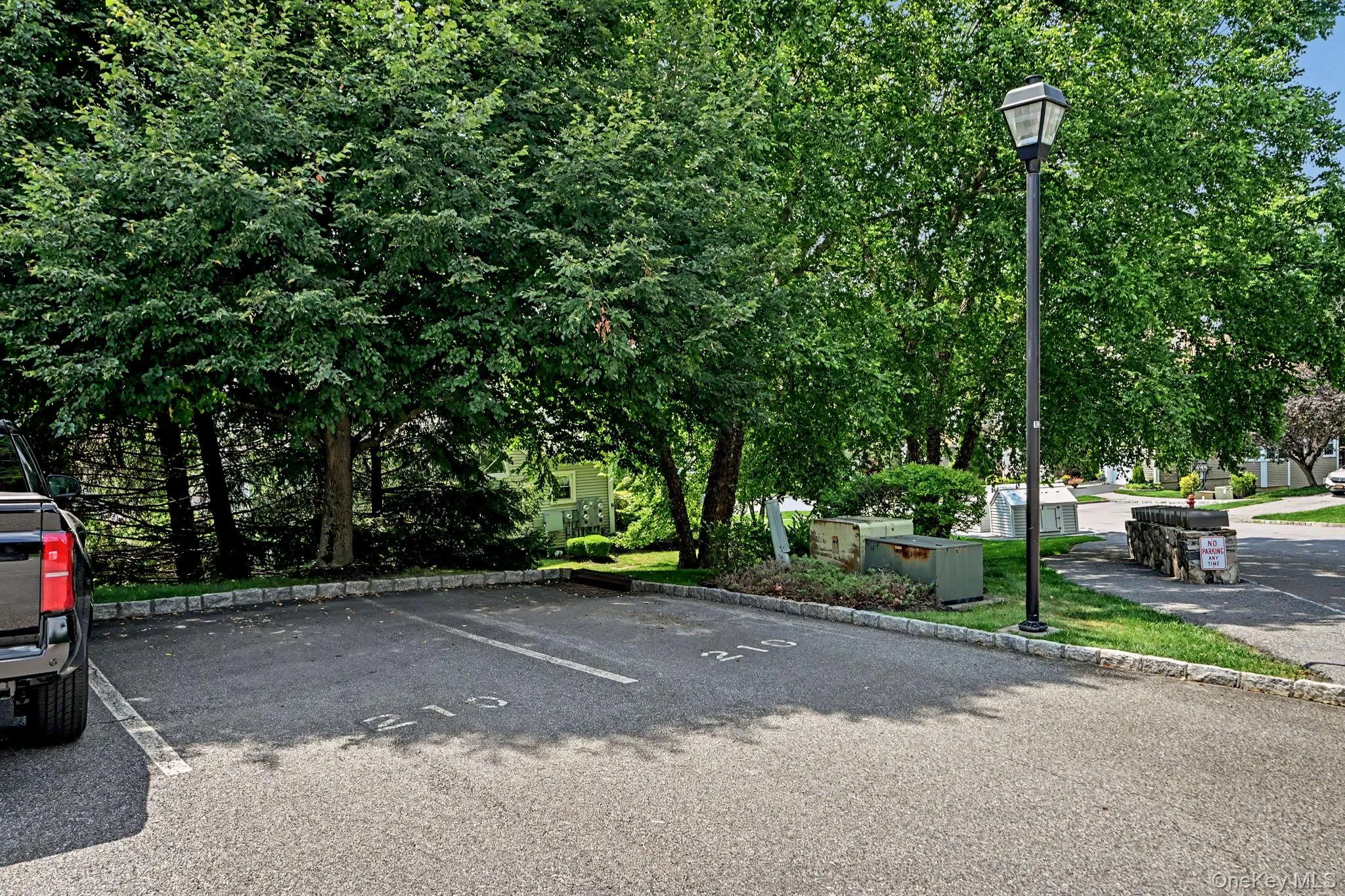 Room for 4 cars! Room for 4 cars!