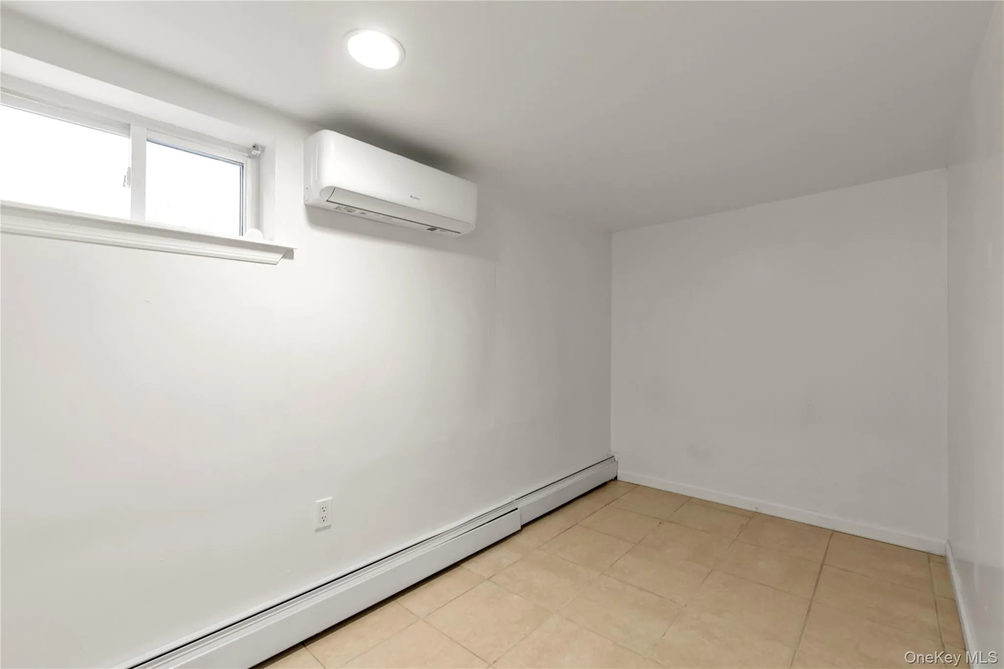 230-03 144th Avenue, New York, NY, 2 Bedrooms Bedrooms, 4 Rooms Rooms,1 BathroomBathrooms,Residential Lease,For Rent,144th,0,1030987 230-03 144th Avenue, New York, NY, 2 Bedrooms Bedrooms, 4 Rooms Rooms,1 BathroomBathrooms,Residential Lease,For Rent,144th,0,1030987