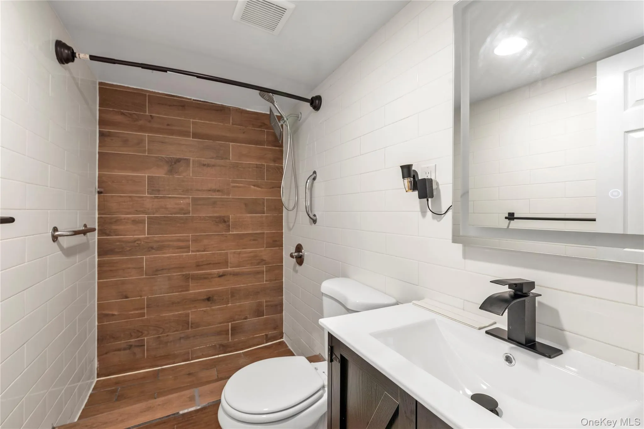 230-03 144th Avenue, New York, NY, 2 Bedrooms Bedrooms, 4 Rooms Rooms,1 BathroomBathrooms,Residential Lease,For Rent,144th,0,1030987 230-03 144th Avenue, New York, NY, 2 Bedrooms Bedrooms, 4 Rooms Rooms,1 BathroomBathrooms,Residential Lease,For Rent,144th,0,1030987