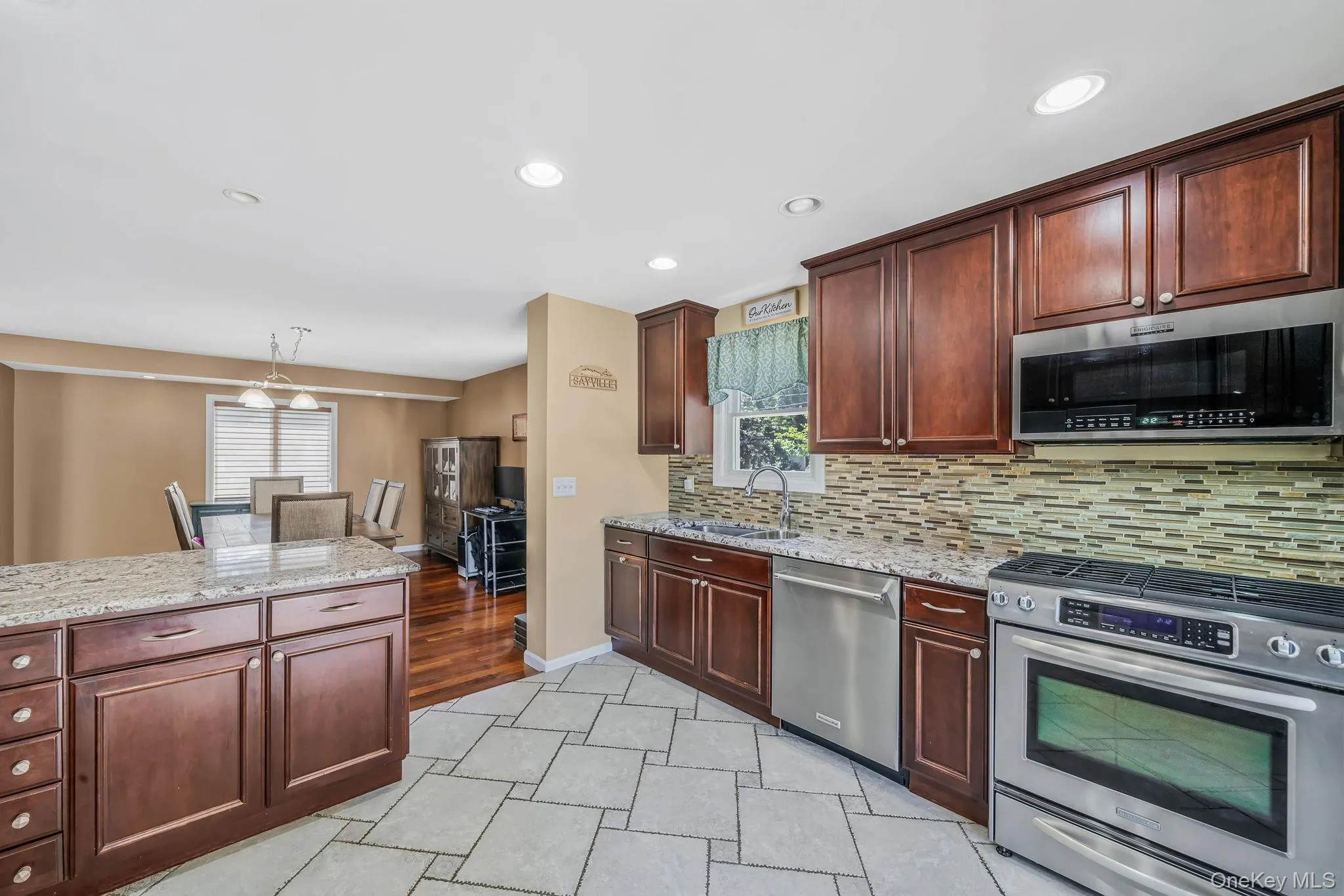 107 Terry Road, Islip, NY, 3 Bedrooms Bedrooms, 8 Rooms Rooms,2 BathroomsBathrooms,Residential,For Rent,Terry,0,1030989 107 Terry Road, Islip, NY, 3 Bedrooms Bedrooms, 8 Rooms Rooms,2 BathroomsBathrooms,Residential,For Rent,Terry,0,1030989