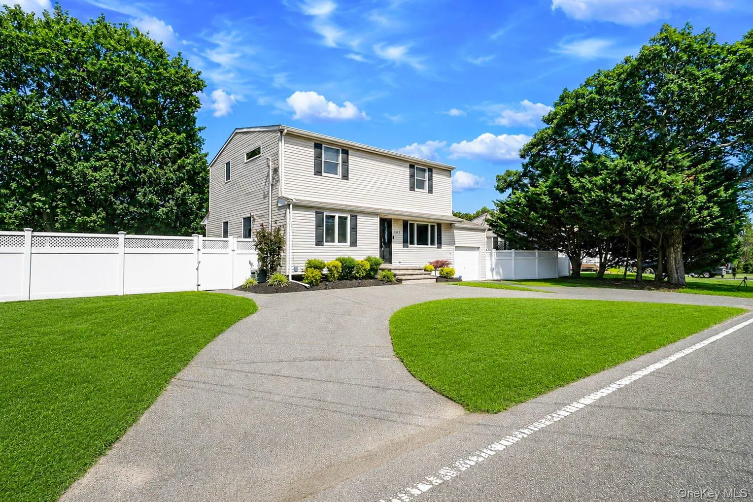107 Terry Road, Islip, NY, 3 Bedrooms Bedrooms, 8 Rooms Rooms,2 BathroomsBathrooms,Residential,For Rent,Terry,0,1030989 107 Terry Road, Islip, NY, 3 Bedrooms Bedrooms, 8 Rooms Rooms,2 BathroomsBathrooms,Residential,For Rent,Terry,0,1030989