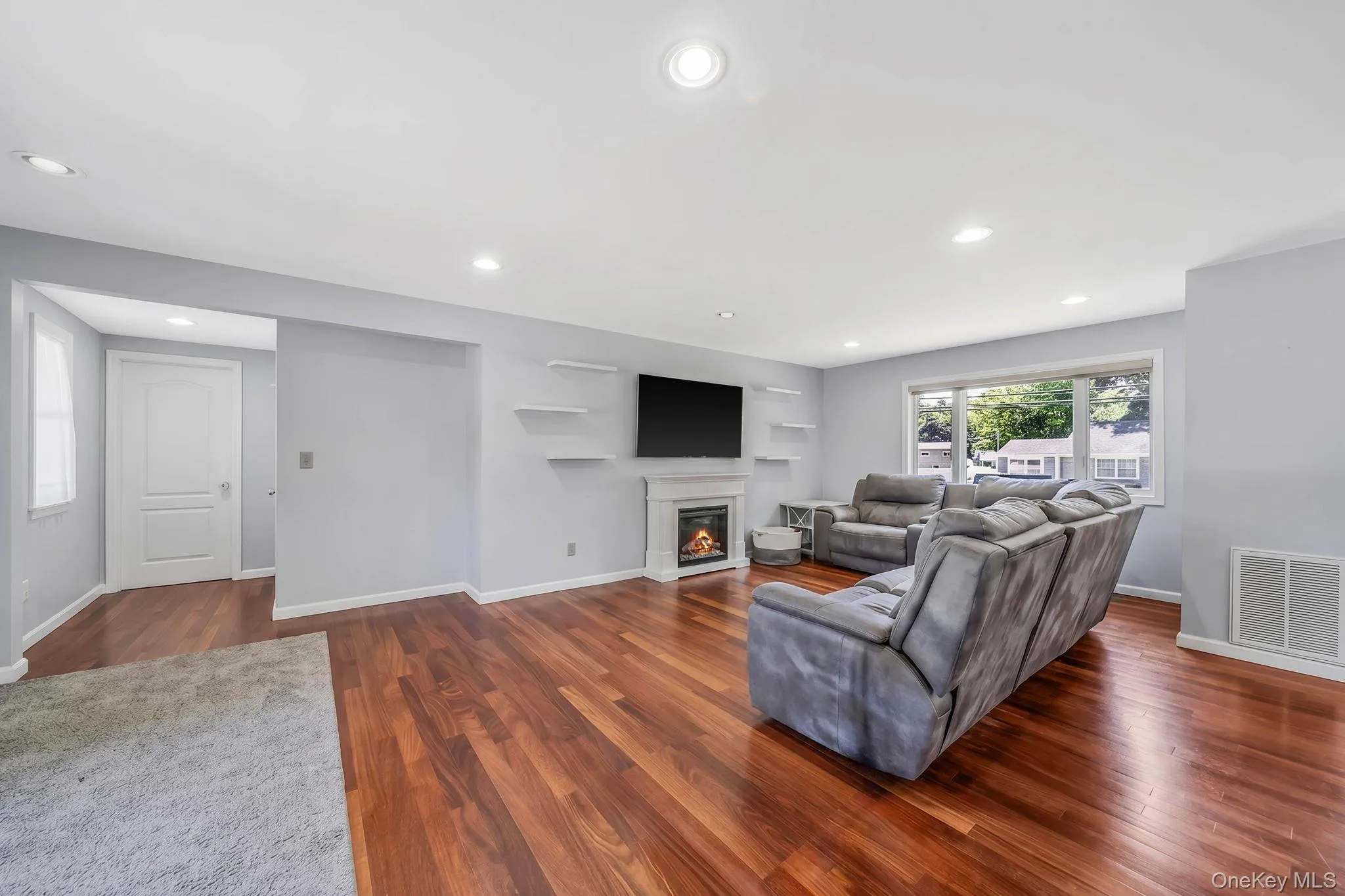 107 Terry Road, Islip, NY, 3 Bedrooms Bedrooms, 8 Rooms Rooms,2 BathroomsBathrooms,Residential,For Rent,Terry,0,1030989 107 Terry Road, Islip, NY, 3 Bedrooms Bedrooms, 8 Rooms Rooms,2 BathroomsBathrooms,Residential,For Rent,Terry,0,1030989