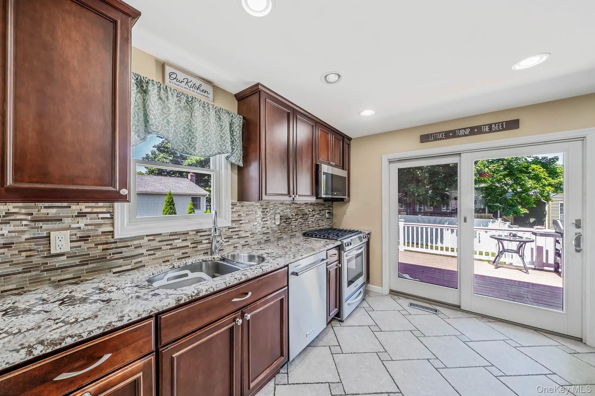 107 Terry Road, Islip, NY, 3 Bedrooms Bedrooms, 8 Rooms Rooms,2 BathroomsBathrooms,Residential,For Rent,Terry,0,1030989 107 Terry Road, Islip, NY, 3 Bedrooms Bedrooms, 8 Rooms Rooms,2 BathroomsBathrooms,Residential,For Rent,Terry,0,1030989