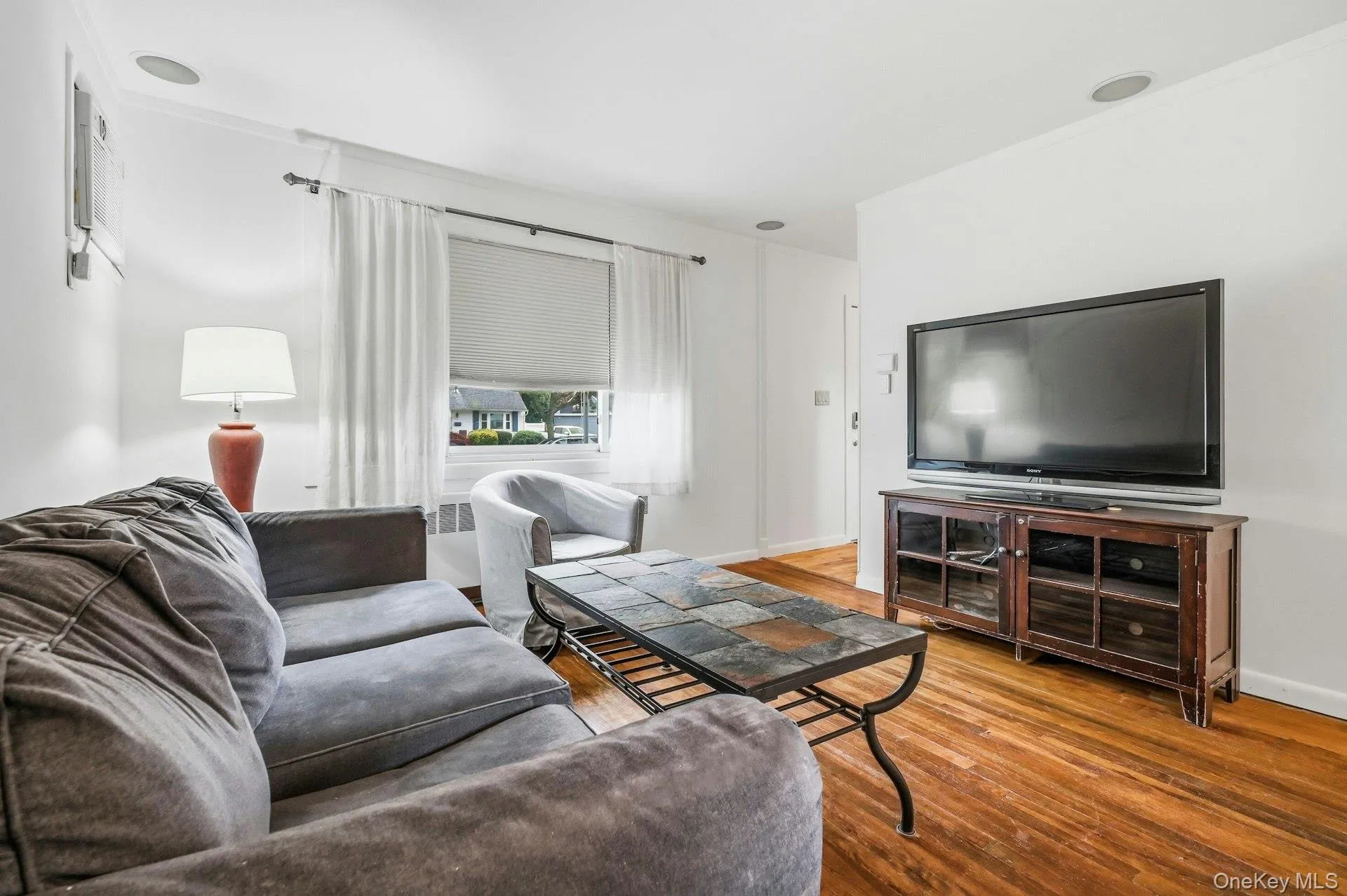 43 Tappan Avenue, Babylon, NY, 3 Bedrooms Bedrooms, 5 Rooms Rooms,1 BathroomBathrooms,Residential,For Rent,Tappan,0,1030993 43 Tappan Avenue, Babylon, NY, 3 Bedrooms Bedrooms, 5 Rooms Rooms,1 BathroomBathrooms,Residential,For Rent,Tappan,0,1030993