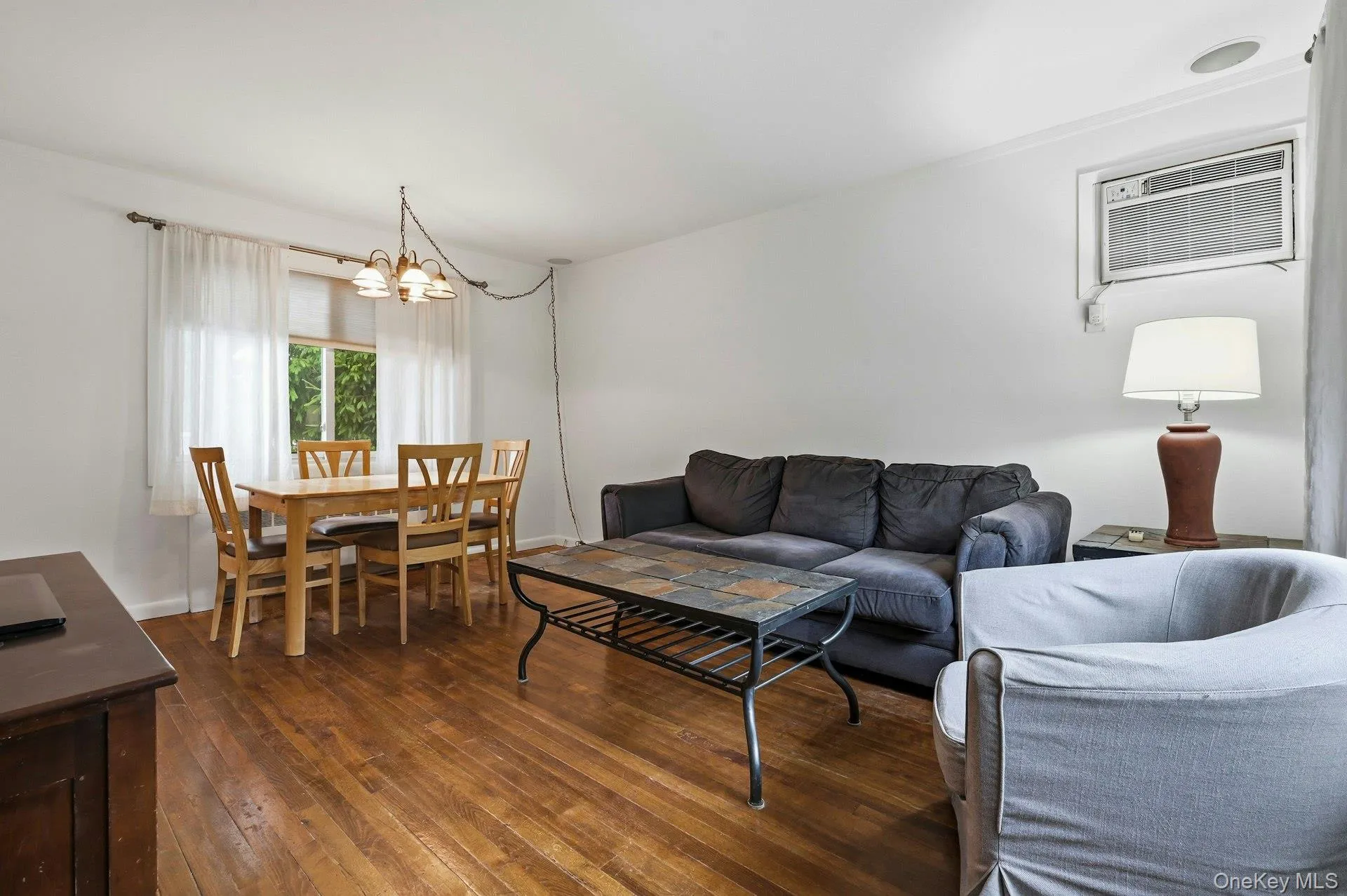 43 Tappan Avenue, Babylon, NY, 3 Bedrooms Bedrooms, 5 Rooms Rooms,1 BathroomBathrooms,Residential,For Rent,Tappan,0,1030993 43 Tappan Avenue, Babylon, NY, 3 Bedrooms Bedrooms, 5 Rooms Rooms,1 BathroomBathrooms,Residential,For Rent,Tappan,0,1030993