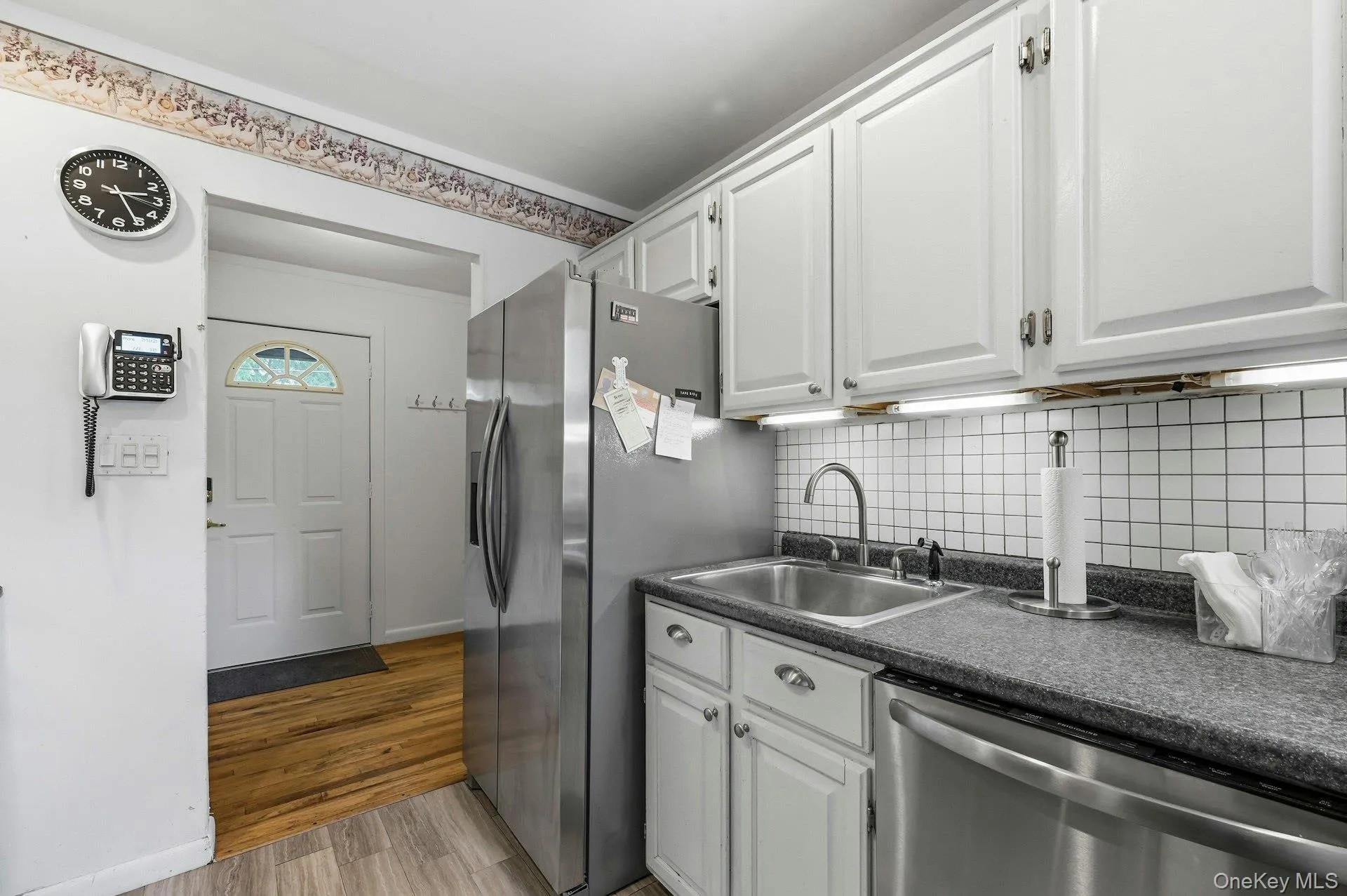 43 Tappan Avenue, Babylon, NY, 3 Bedrooms Bedrooms, 5 Rooms Rooms,1 BathroomBathrooms,Residential,For Rent,Tappan,0,1030993 43 Tappan Avenue, Babylon, NY, 3 Bedrooms Bedrooms, 5 Rooms Rooms,1 BathroomBathrooms,Residential,For Rent,Tappan,0,1030993