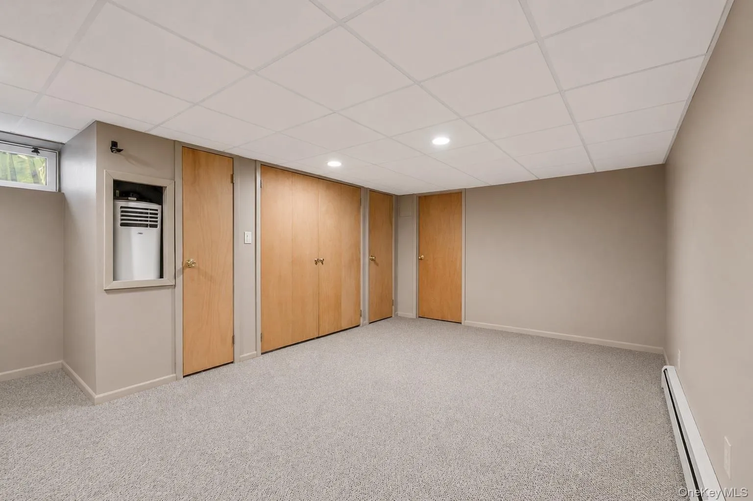 43 Tappan Avenue, Babylon, NY, 3 Bedrooms Bedrooms, 5 Rooms Rooms,1 BathroomBathrooms,Residential,For Rent,Tappan,0,1030993 43 Tappan Avenue, Babylon, NY, 3 Bedrooms Bedrooms, 5 Rooms Rooms,1 BathroomBathrooms,Residential,For Rent,Tappan,0,1030993