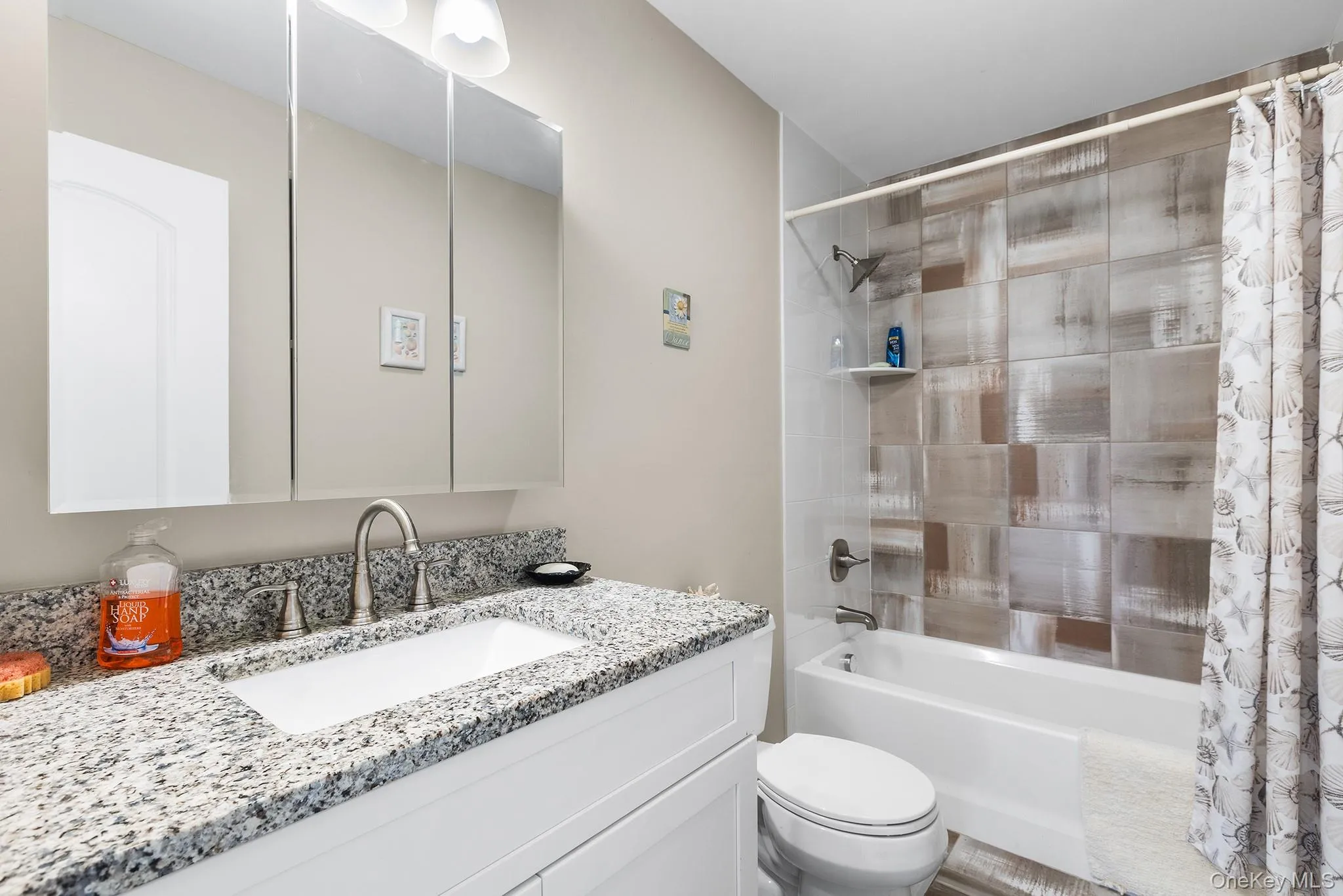 21 Meadow View Drive, Marlboro, NY, 4 Bedrooms Bedrooms, 8 Rooms Rooms,3 BathroomsBathrooms,Residential,For Rent,Meadow View,0,1030995 21 Meadow View Drive, Marlboro, NY, 4 Bedrooms Bedrooms, 8 Rooms Rooms,3 BathroomsBathrooms,Residential,For Rent,Meadow View,0,1030995