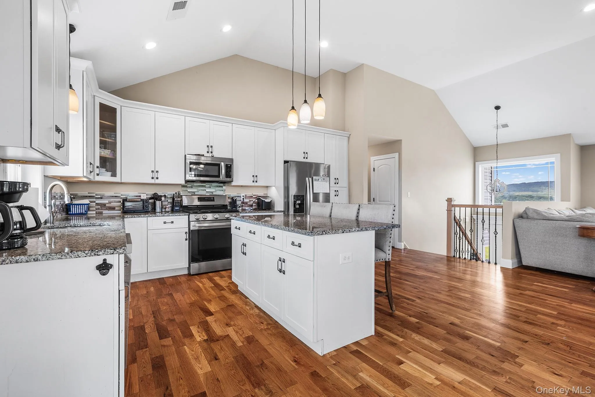 21 Meadow View Drive, Marlboro, NY, 4 Bedrooms Bedrooms, 8 Rooms Rooms,3 BathroomsBathrooms,Residential,For Rent,Meadow View,0,1030995 21 Meadow View Drive, Marlboro, NY, 4 Bedrooms Bedrooms, 8 Rooms Rooms,3 BathroomsBathrooms,Residential,For Rent,Meadow View,0,1030995