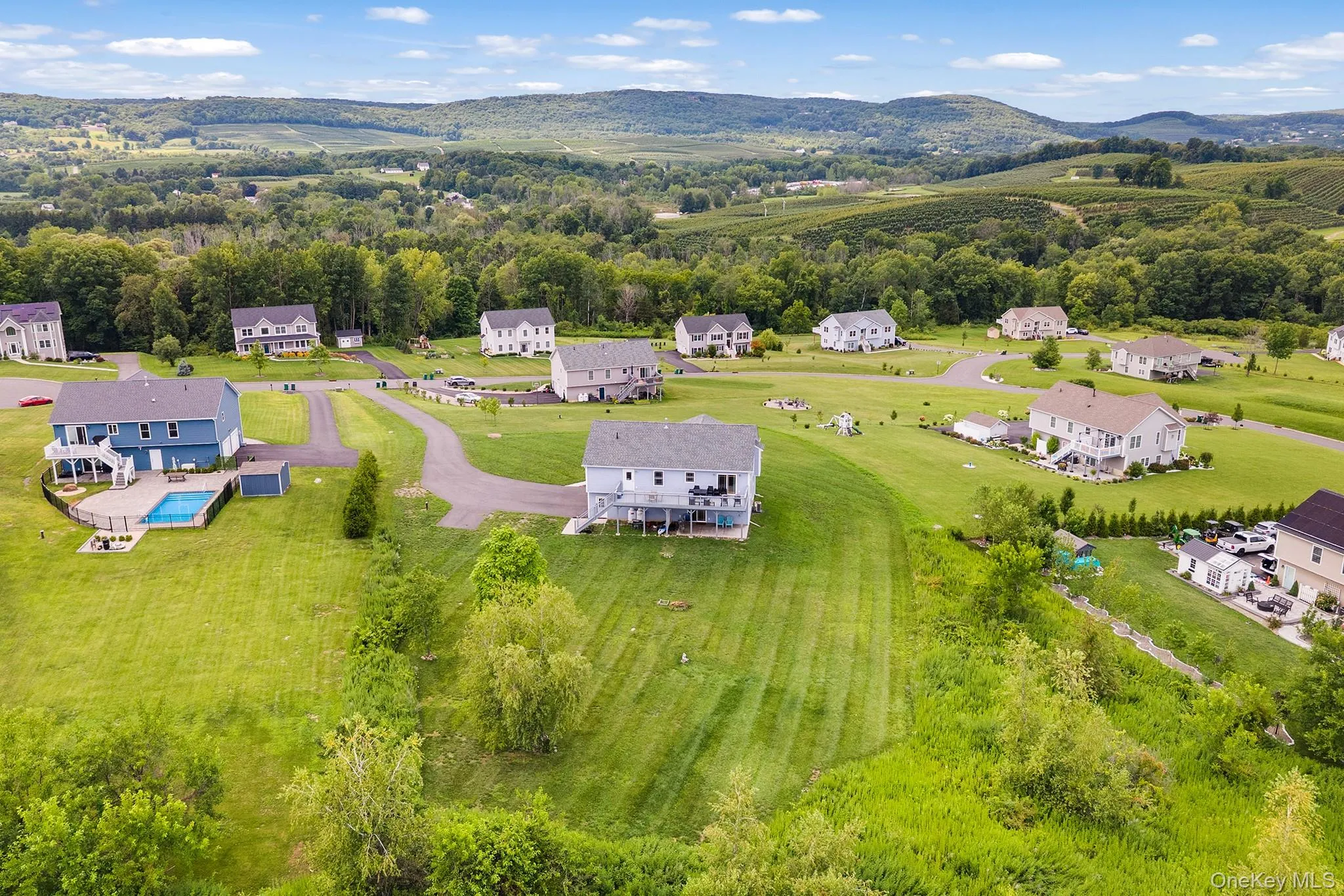 21 Meadow View Drive, Marlboro, NY, 4 Bedrooms Bedrooms, 8 Rooms Rooms,3 BathroomsBathrooms,Residential,For Rent,Meadow View,0,1030995 21 Meadow View Drive, Marlboro, NY, 4 Bedrooms Bedrooms, 8 Rooms Rooms,3 BathroomsBathrooms,Residential,For Rent,Meadow View,0,1030995
