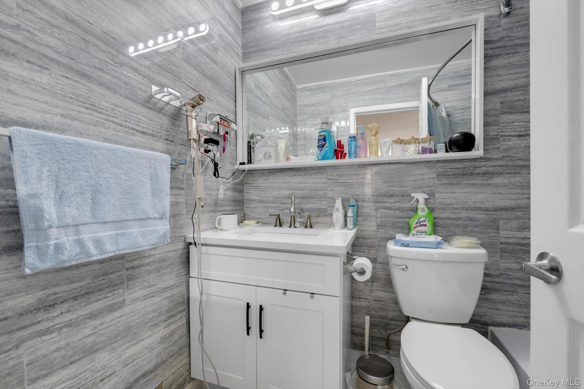 16314 71st Avenue, New York, NY, 3 Bedrooms Bedrooms, 6 Rooms Rooms,2 BathroomsBathrooms,Residential,For Rent,71st,0,1031000 16314 71st Avenue, New York, NY, 3 Bedrooms Bedrooms, 6 Rooms Rooms,2 BathroomsBathrooms,Residential,For Rent,71st,0,1031000
