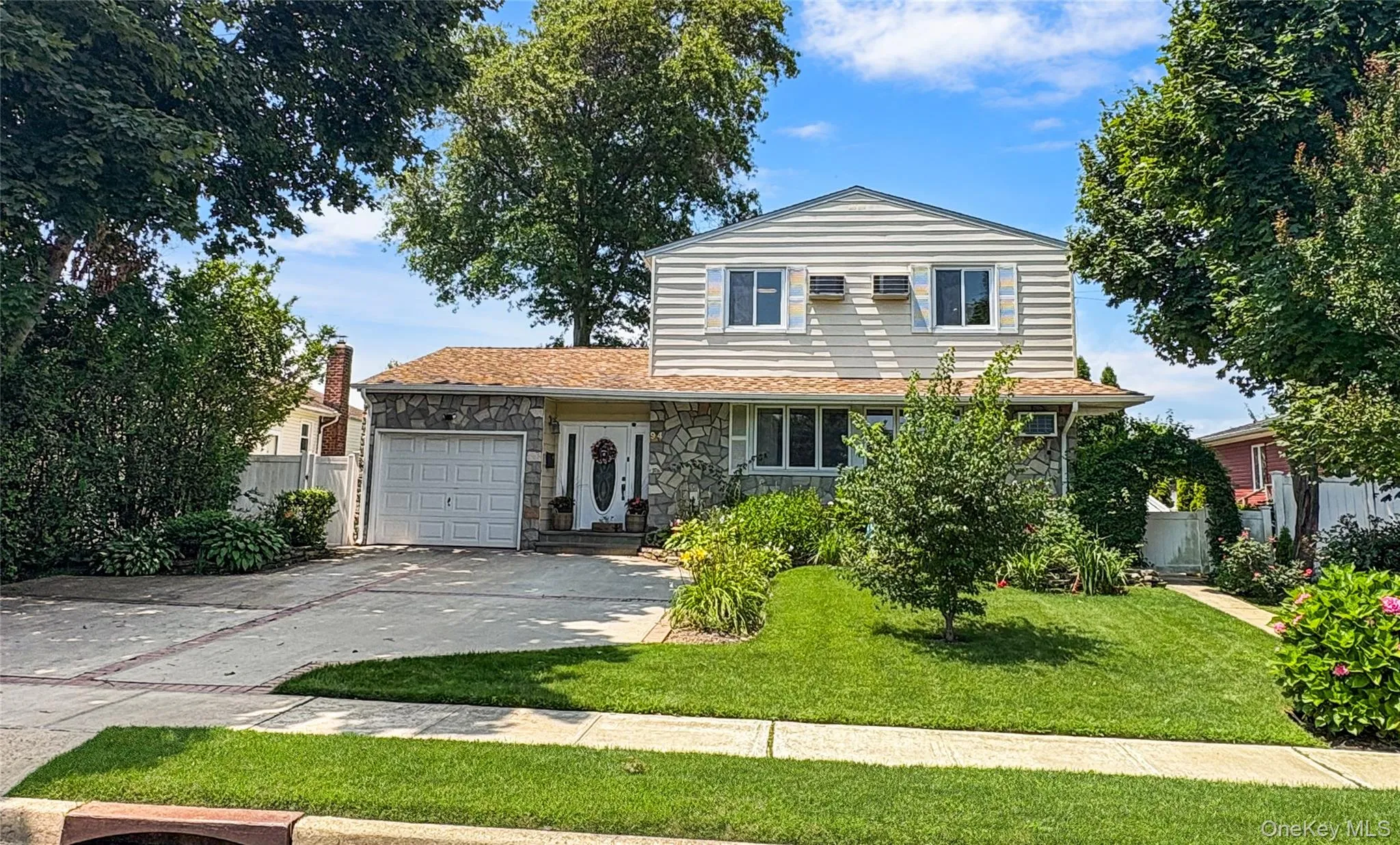 94 Massapequa Avenue, Oyster Bay, NY, 4 Bedrooms Bedrooms, 11 Rooms Rooms,3 BathroomsBathrooms,Residential,For Rent,Massapequa,0,1031001 94 Massapequa Avenue, Oyster Bay, NY, 4 Bedrooms Bedrooms, 11 Rooms Rooms,3 BathroomsBathrooms,Residential,For Rent,Massapequa,0,1031001