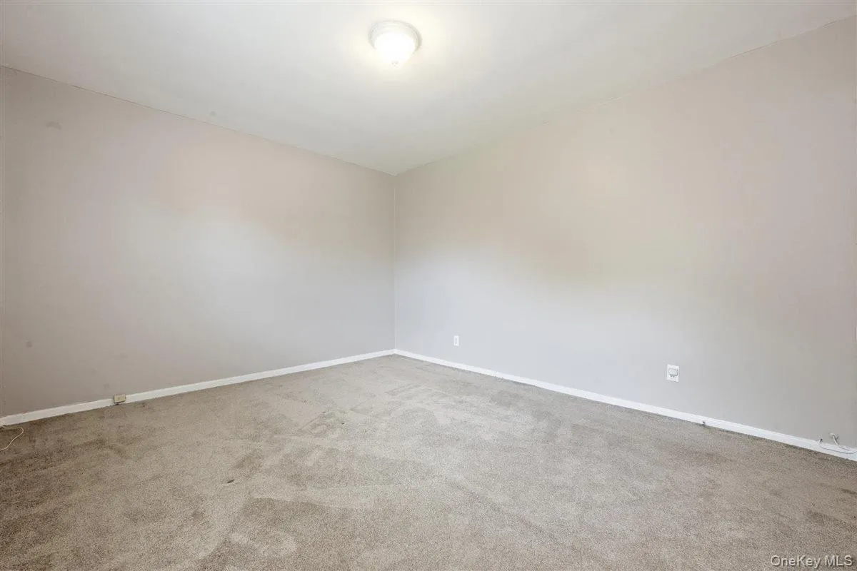 82-75 Langdale Street, New York, NY, 2 Bedrooms Bedrooms, 4 Rooms Rooms,1 BathroomBathrooms,Residential,For Rent,Langdale,0,1031006 82-75 Langdale Street, New York, NY, 2 Bedrooms Bedrooms, 4 Rooms Rooms,1 BathroomBathrooms,Residential,For Rent,Langdale,0,1031006