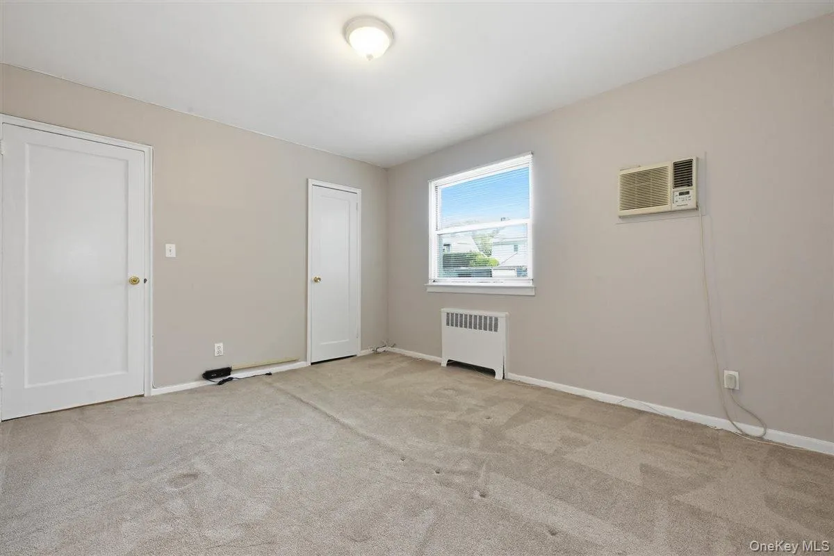82-75 Langdale Street, New York, NY, 2 Bedrooms Bedrooms, 4 Rooms Rooms,1 BathroomBathrooms,Residential,For Rent,Langdale,0,1031006 82-75 Langdale Street, New York, NY, 2 Bedrooms Bedrooms, 4 Rooms Rooms,1 BathroomBathrooms,Residential,For Rent,Langdale,0,1031006