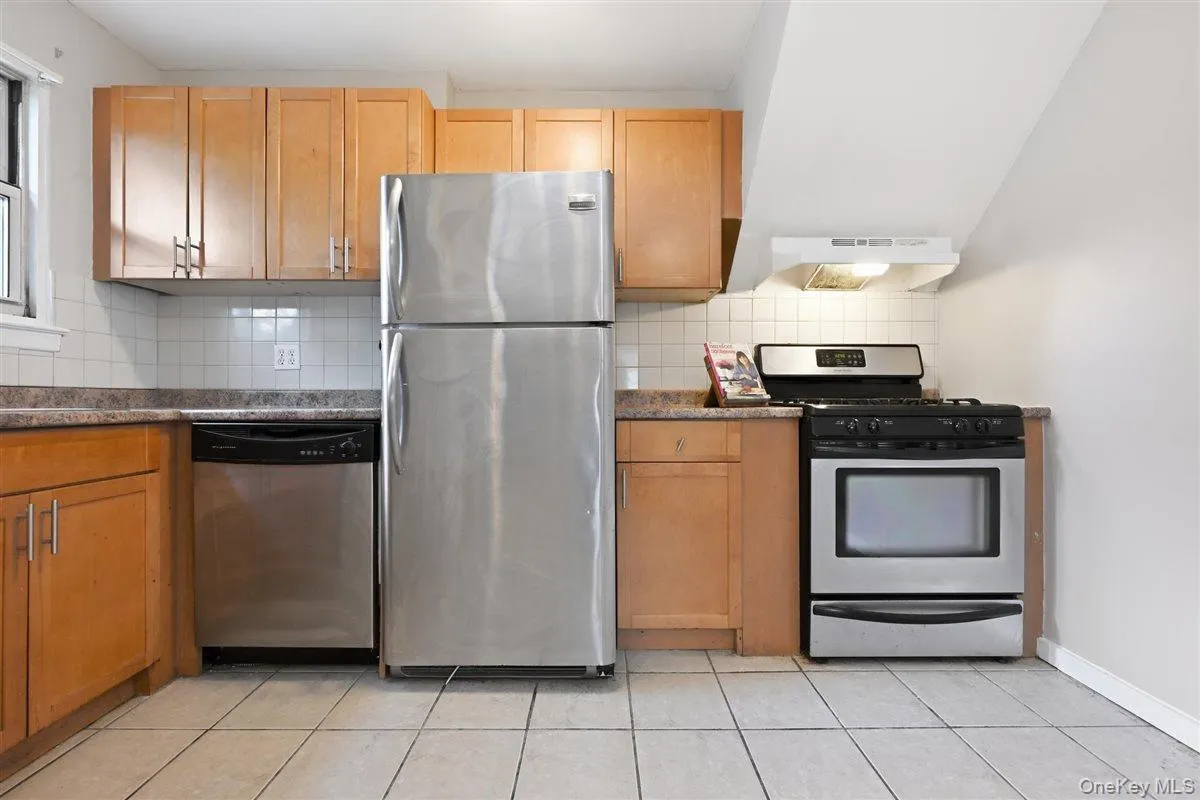 82-75 Langdale Street, New York, NY, 2 Bedrooms Bedrooms, 4 Rooms Rooms,1 BathroomBathrooms,Residential,For Rent,Langdale,0,1031006 82-75 Langdale Street, New York, NY, 2 Bedrooms Bedrooms, 4 Rooms Rooms,1 BathroomBathrooms,Residential,For Rent,Langdale,0,1031006
