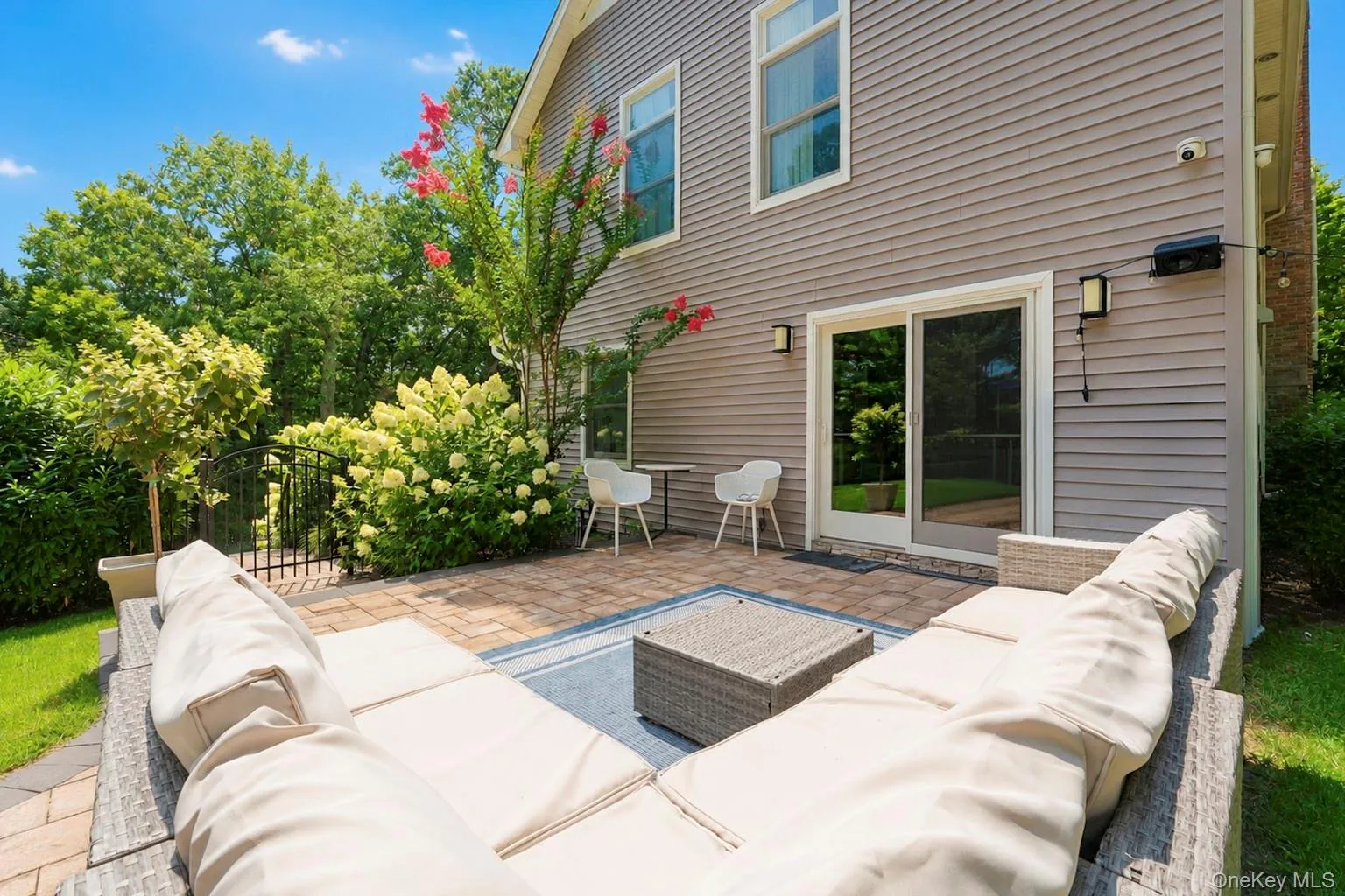 79 Oakside Road, Smithtown, NY, 4 Bedrooms Bedrooms, 8 Rooms Rooms,3 BathroomsBathrooms,Residential,For Rent,Oakside,0,1031008 79 Oakside Road, Smithtown, NY, 4 Bedrooms Bedrooms, 8 Rooms Rooms,3 BathroomsBathrooms,Residential,For Rent,Oakside,0,1031008