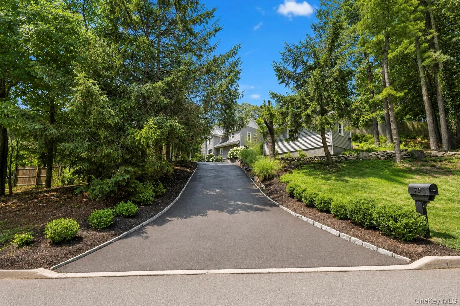 79 Oakside Road, Smithtown, NY, 4 Bedrooms Bedrooms, 8 Rooms Rooms,3 BathroomsBathrooms,Residential,For Rent,Oakside,0,1031008 79 Oakside Road, Smithtown, NY, 4 Bedrooms Bedrooms, 8 Rooms Rooms,3 BathroomsBathrooms,Residential,For Rent,Oakside,0,1031008