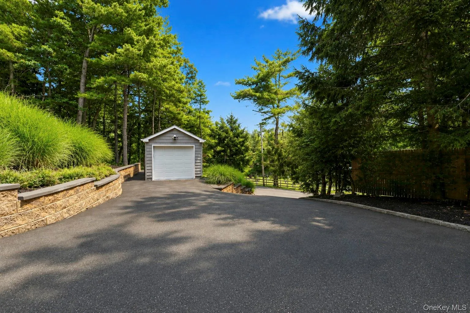 79 Oakside Road, Smithtown, NY, 4 Bedrooms Bedrooms, 8 Rooms Rooms,3 BathroomsBathrooms,Residential,For Rent,Oakside,0,1031008 79 Oakside Road, Smithtown, NY, 4 Bedrooms Bedrooms, 8 Rooms Rooms,3 BathroomsBathrooms,Residential,For Rent,Oakside,0,1031008