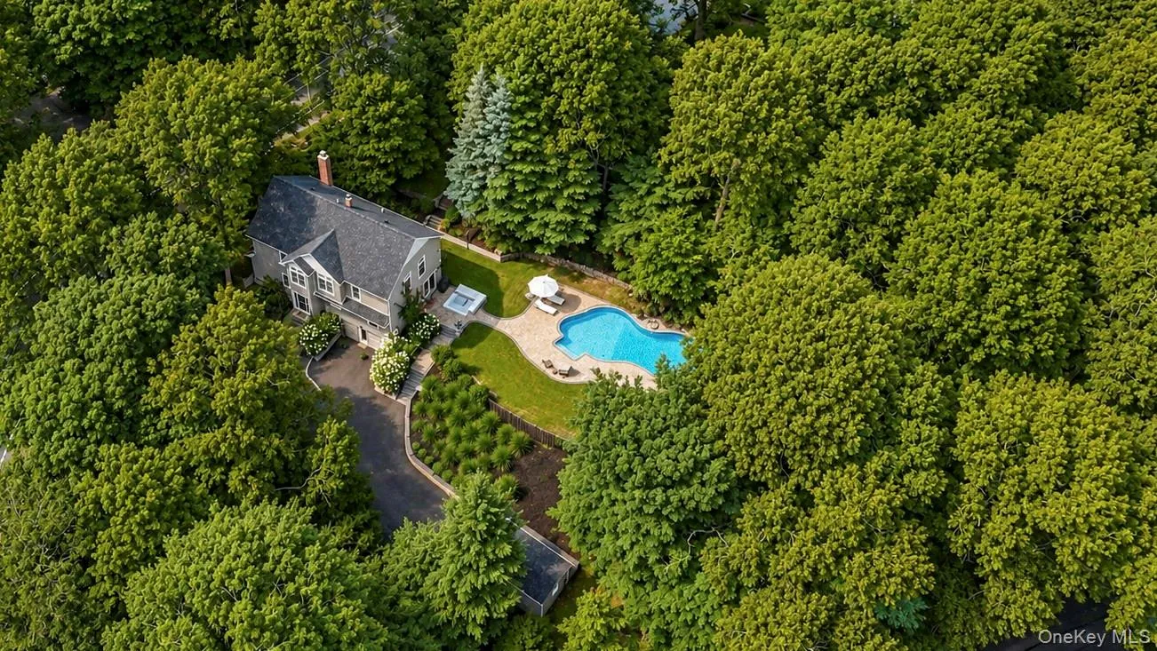 79 Oakside Road, Smithtown, NY, 4 Bedrooms Bedrooms, 8 Rooms Rooms,3 BathroomsBathrooms,Residential,For Rent,Oakside,0,1031008 79 Oakside Road, Smithtown, NY, 4 Bedrooms Bedrooms, 8 Rooms Rooms,3 BathroomsBathrooms,Residential,For Rent,Oakside,0,1031008
