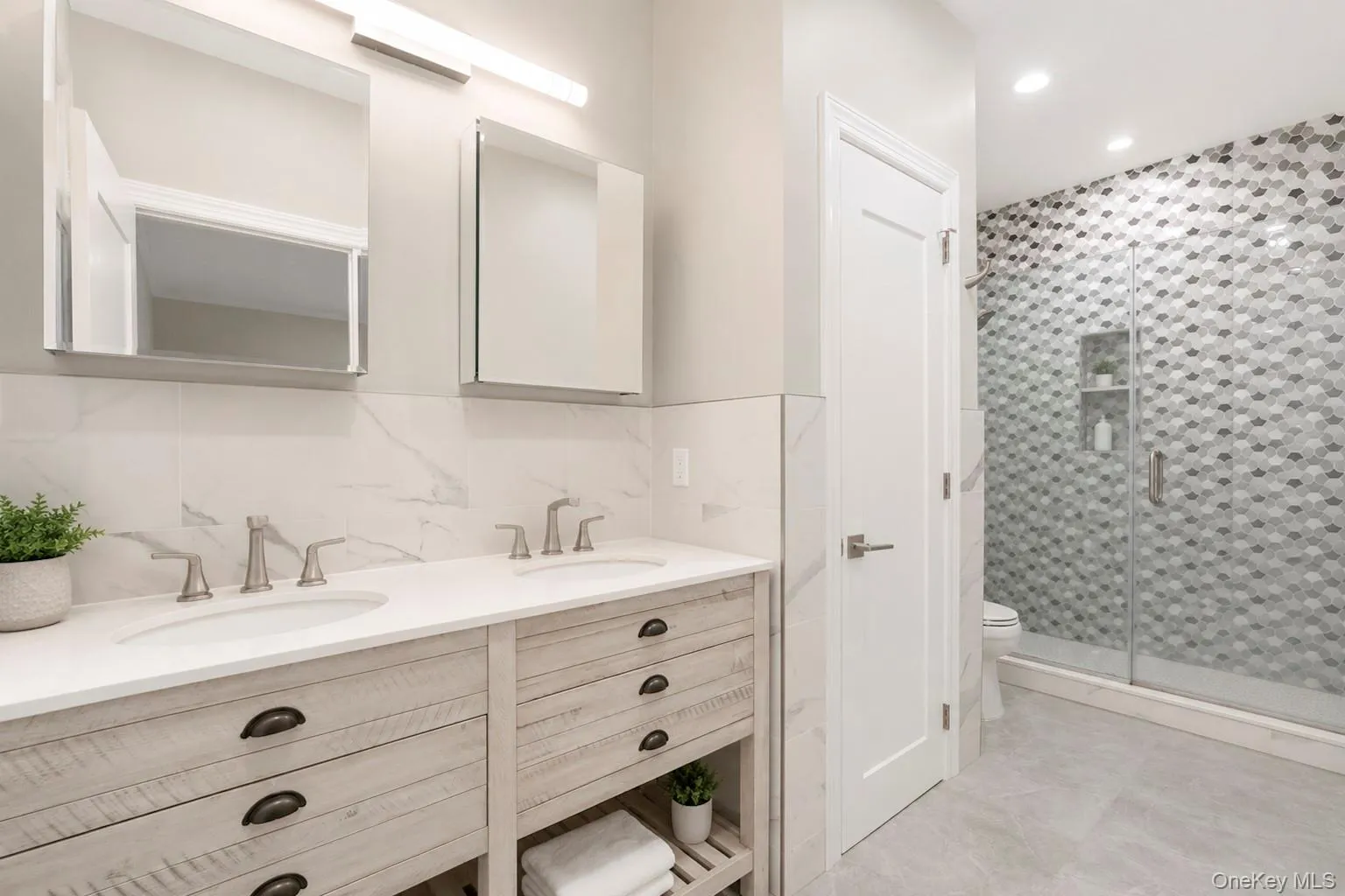 79 Oakside Road, Smithtown, NY, 4 Bedrooms Bedrooms, 8 Rooms Rooms,3 BathroomsBathrooms,Residential,For Rent,Oakside,0,1031008 79 Oakside Road, Smithtown, NY, 4 Bedrooms Bedrooms, 8 Rooms Rooms,3 BathroomsBathrooms,Residential,For Rent,Oakside,0,1031008