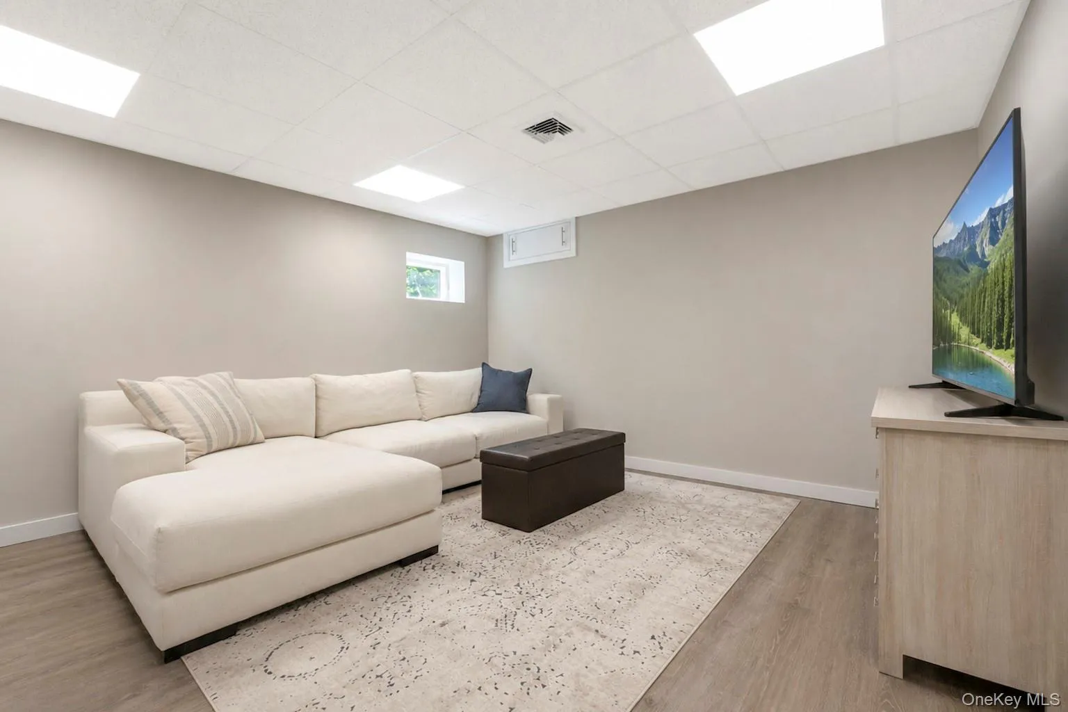 79 Oakside Road, Smithtown, NY, 4 Bedrooms Bedrooms, 8 Rooms Rooms,3 BathroomsBathrooms,Residential,For Rent,Oakside,0,1031008 79 Oakside Road, Smithtown, NY, 4 Bedrooms Bedrooms, 8 Rooms Rooms,3 BathroomsBathrooms,Residential,For Rent,Oakside,0,1031008