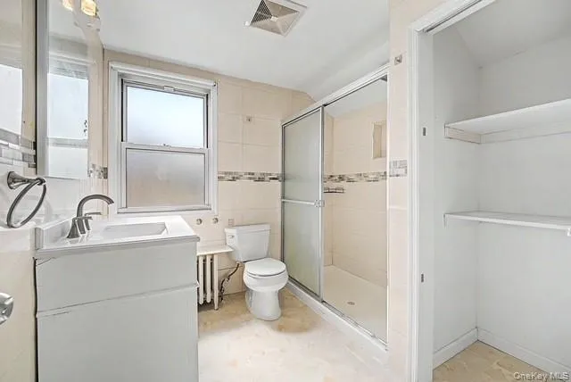2503 3rd Avenue, Hempstead, NY, 3 Bedrooms Bedrooms, 6 Rooms Rooms,3 BathroomsBathrooms,Residential,For Rent,3rd,0,1031011 2503 3rd Avenue, Hempstead, NY, 3 Bedrooms Bedrooms, 6 Rooms Rooms,3 BathroomsBathrooms,Residential,For Rent,3rd,0,1031011