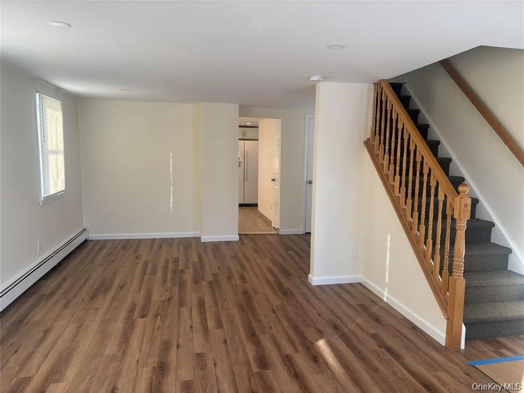 215 Lakewood Street, Brookhaven, NY, 3 Bedrooms Bedrooms, 5 Rooms Rooms,1 BathroomBathrooms,Residential Lease,For Rent,Lakewood,0,1031012 215 Lakewood Street, Brookhaven, NY, 3 Bedrooms Bedrooms, 5 Rooms Rooms,1 BathroomBathrooms,Residential Lease,For Rent,Lakewood,0,1031012