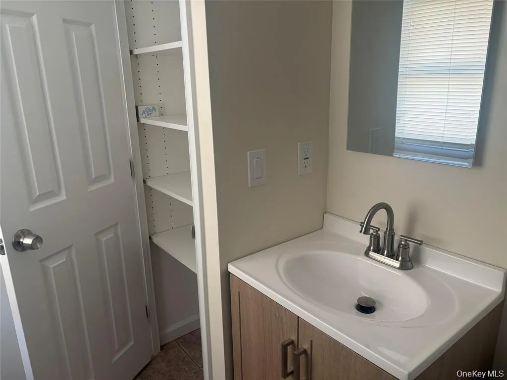 215 Lakewood Street, Brookhaven, NY, 3 Bedrooms Bedrooms, 5 Rooms Rooms,1 BathroomBathrooms,Residential Lease,For Rent,Lakewood,0,1031012 215 Lakewood Street, Brookhaven, NY, 3 Bedrooms Bedrooms, 5 Rooms Rooms,1 BathroomBathrooms,Residential Lease,For Rent,Lakewood,0,1031012