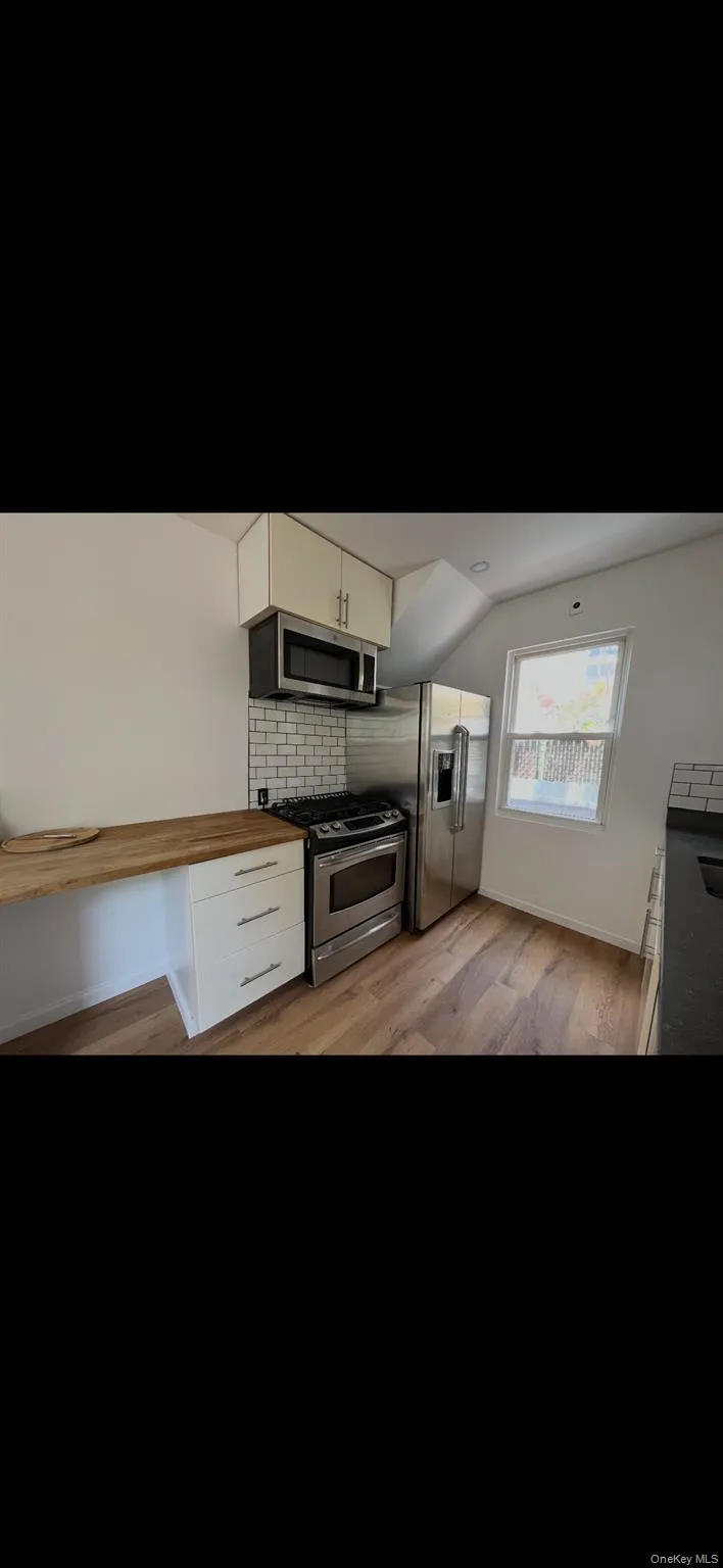 2 Alexander Place, Yonkers, NY, 1 Bedroom Bedrooms, 5 Rooms Rooms,1 BathroomBathrooms,Residential Lease,For Rent,Alexander,0,1031017 2 Alexander Place, Yonkers, NY, 1 Bedroom Bedrooms, 5 Rooms Rooms,1 BathroomBathrooms,Residential Lease,For Rent,Alexander,0,1031017