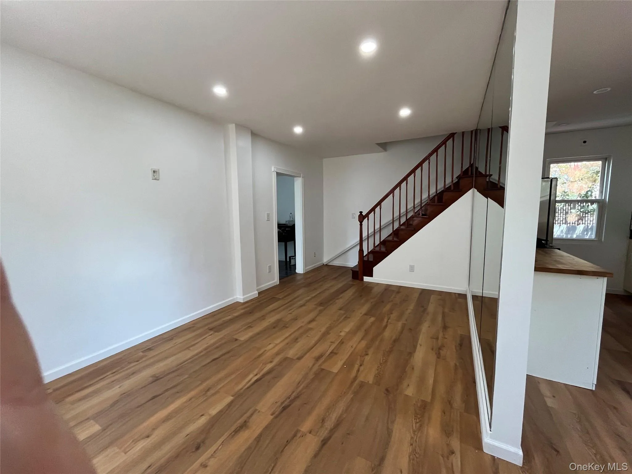 2 Alexander Place, Yonkers, NY, 1 Bedroom Bedrooms, 5 Rooms Rooms,1 BathroomBathrooms,Residential Lease,For Rent,Alexander,0,1031017 2 Alexander Place, Yonkers, NY, 1 Bedroom Bedrooms, 5 Rooms Rooms,1 BathroomBathrooms,Residential Lease,For Rent,Alexander,0,1031017