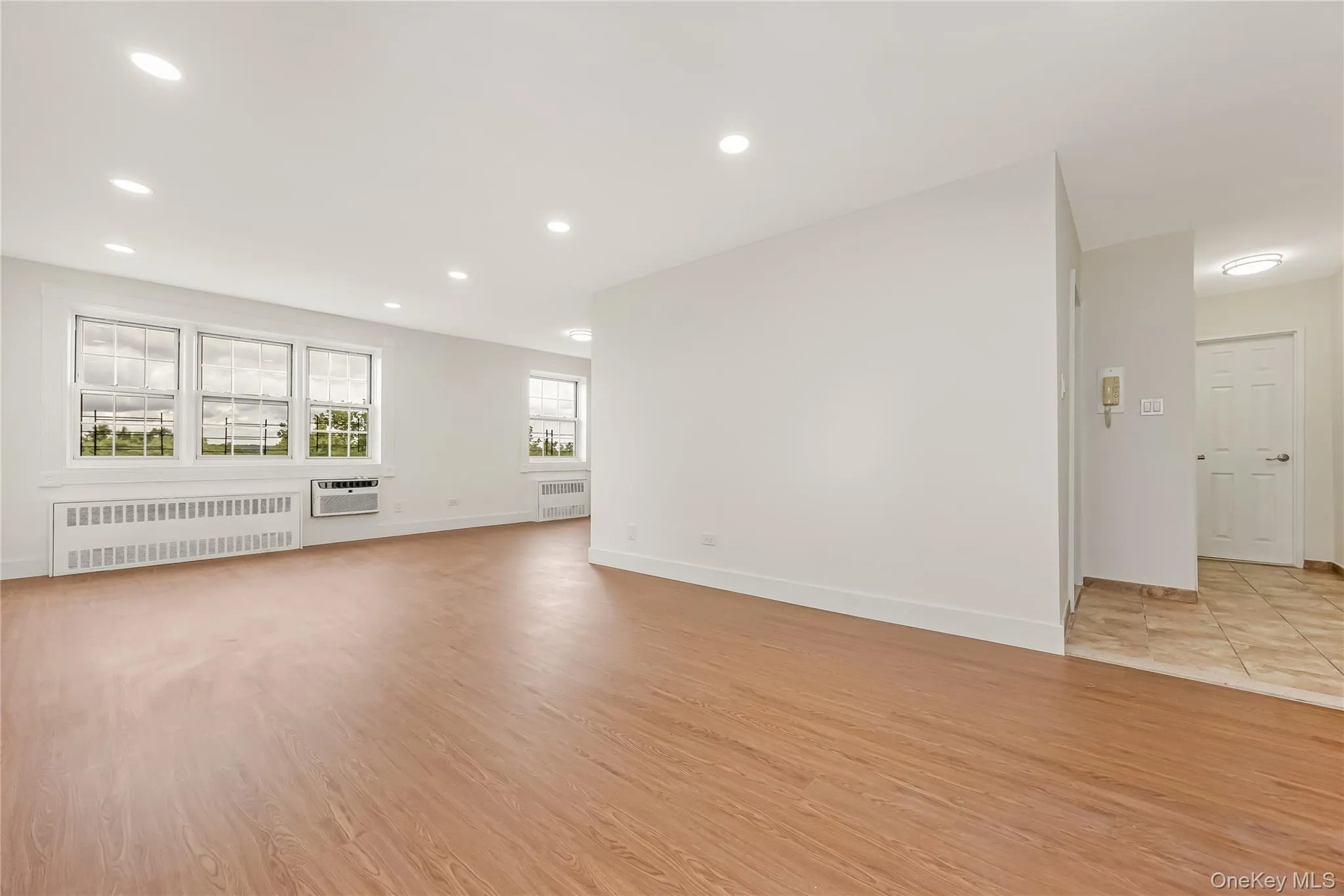 87-10 149th Avenue, New York, NY, 1 Bedroom Bedrooms, 4 Rooms Rooms,1 BathroomBathrooms,Residential,For Rent,149th,0,1031024 87-10 149th Avenue, New York, NY, 1 Bedroom Bedrooms, 4 Rooms Rooms,1 BathroomBathrooms,Residential,For Rent,149th,0,1031024