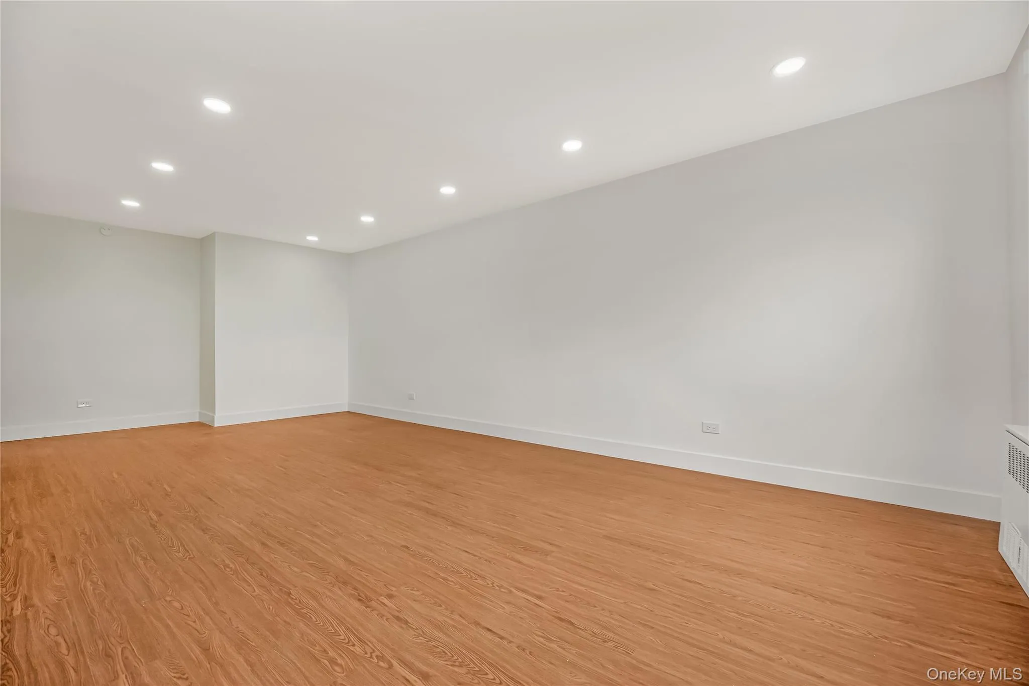 87-10 149th Avenue, New York, NY, 1 Bedroom Bedrooms, 4 Rooms Rooms,1 BathroomBathrooms,Residential,For Rent,149th,0,1031024 87-10 149th Avenue, New York, NY, 1 Bedroom Bedrooms, 4 Rooms Rooms,1 BathroomBathrooms,Residential,For Rent,149th,0,1031024
