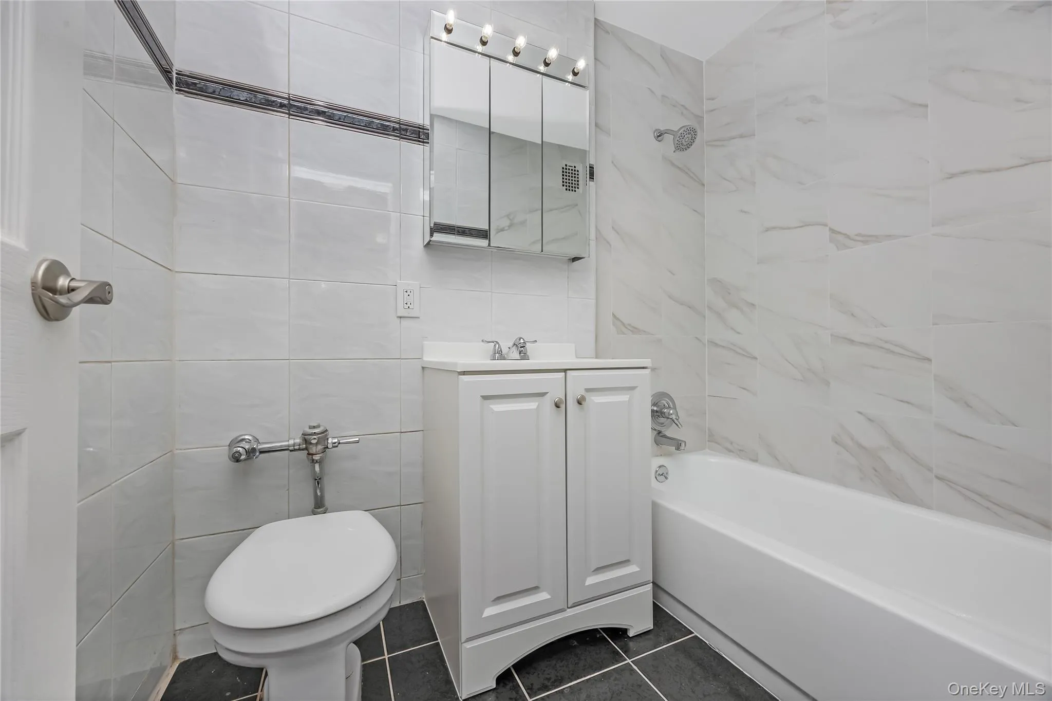 87-10 149th Avenue, New York, NY, 1 Bedroom Bedrooms, 4 Rooms Rooms,1 BathroomBathrooms,Residential,For Rent,149th,0,1031024 87-10 149th Avenue, New York, NY, 1 Bedroom Bedrooms, 4 Rooms Rooms,1 BathroomBathrooms,Residential,For Rent,149th,0,1031024