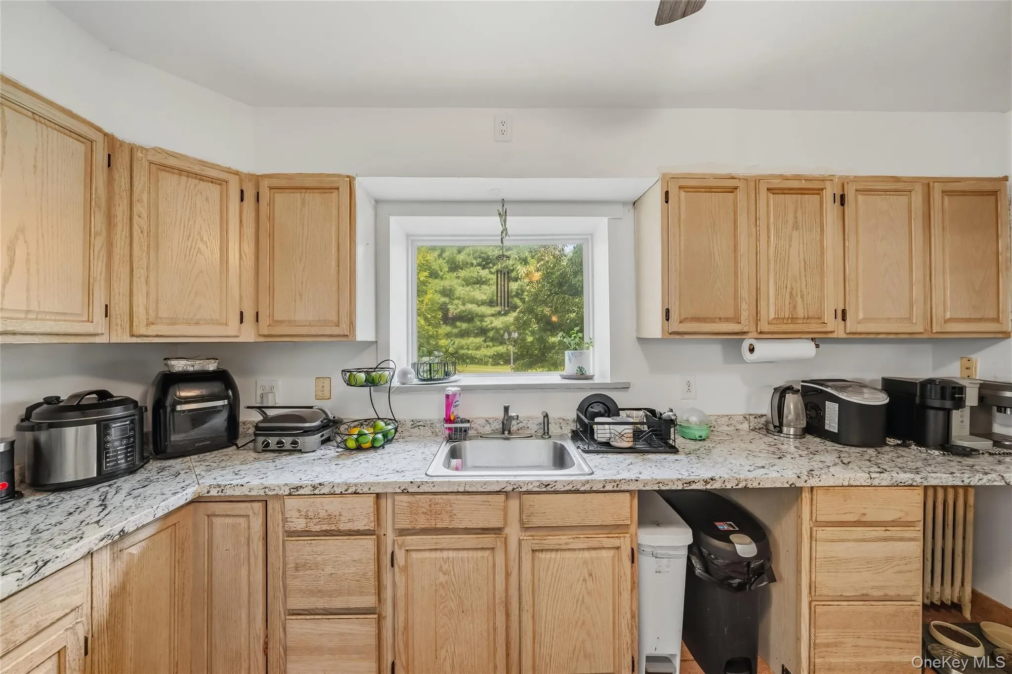 10 Park Avenue, Woodbury, NY, 3 Bedrooms Bedrooms, 6 Rooms Rooms,2 BathroomsBathrooms,Residential,For Rent,Park,0,1031034 10 Park Avenue, Woodbury, NY, 3 Bedrooms Bedrooms, 6 Rooms Rooms,2 BathroomsBathrooms,Residential,For Rent,Park,0,1031034