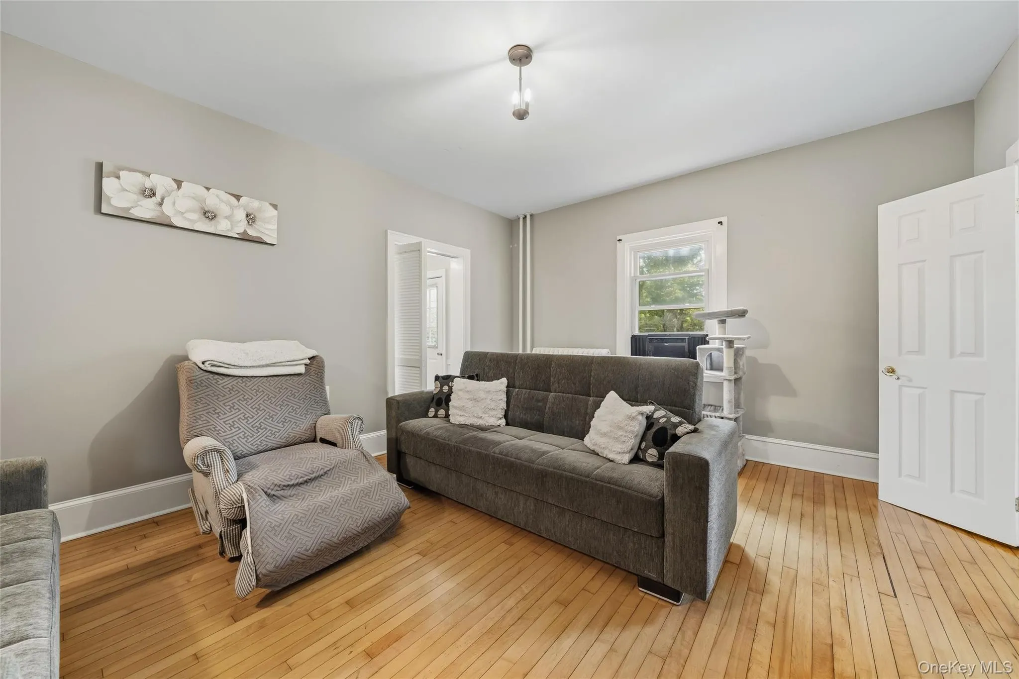 10 Park Avenue, Woodbury, NY, 3 Bedrooms Bedrooms, 6 Rooms Rooms,2 BathroomsBathrooms,Residential,For Rent,Park,0,1031034 10 Park Avenue, Woodbury, NY, 3 Bedrooms Bedrooms, 6 Rooms Rooms,2 BathroomsBathrooms,Residential,For Rent,Park,0,1031034
