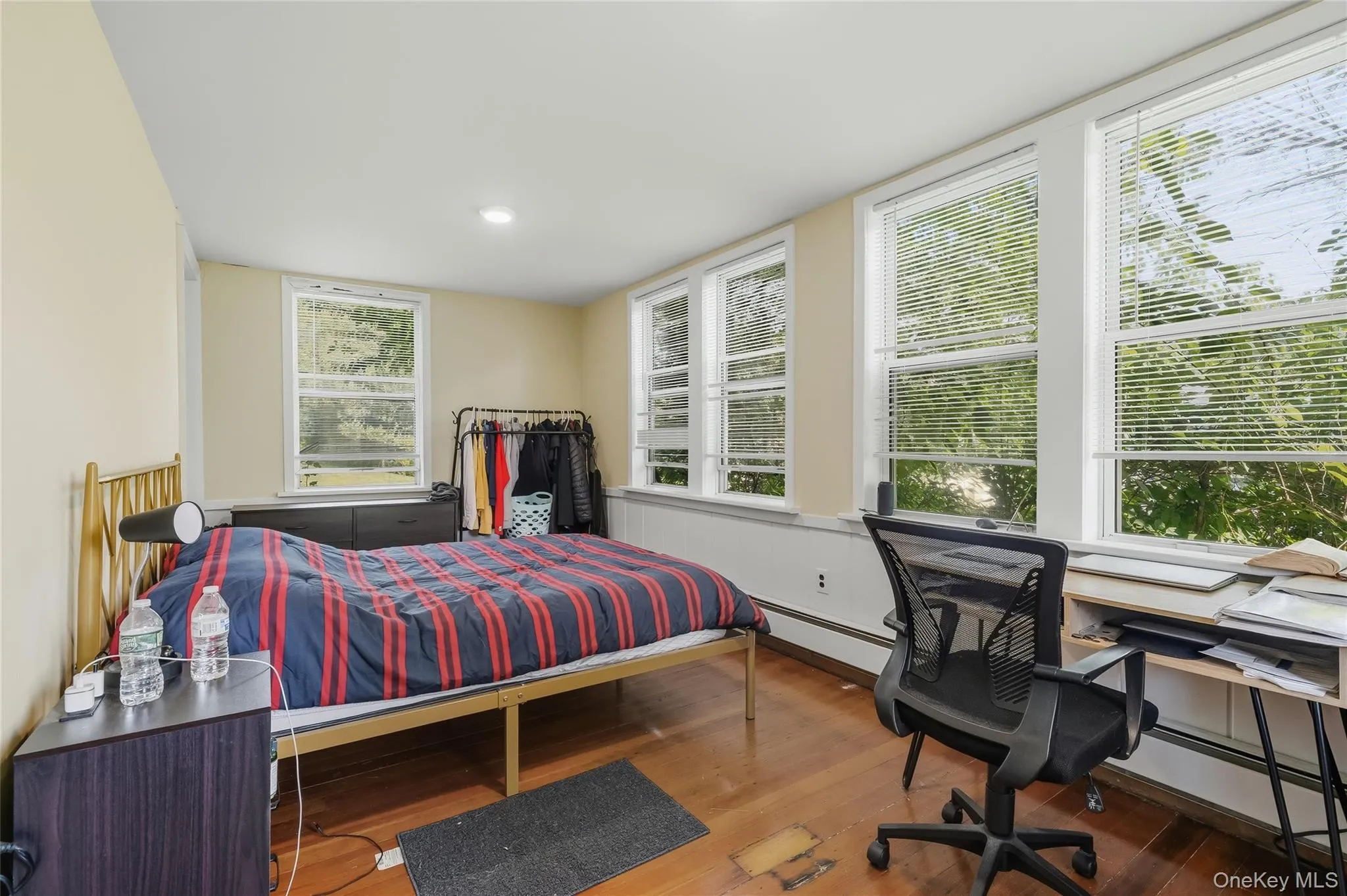 10 Park Avenue, Woodbury, NY, 3 Bedrooms Bedrooms, 6 Rooms Rooms,2 BathroomsBathrooms,Residential,For Rent,Park,0,1031034 10 Park Avenue, Woodbury, NY, 3 Bedrooms Bedrooms, 6 Rooms Rooms,2 BathroomsBathrooms,Residential,For Rent,Park,0,1031034