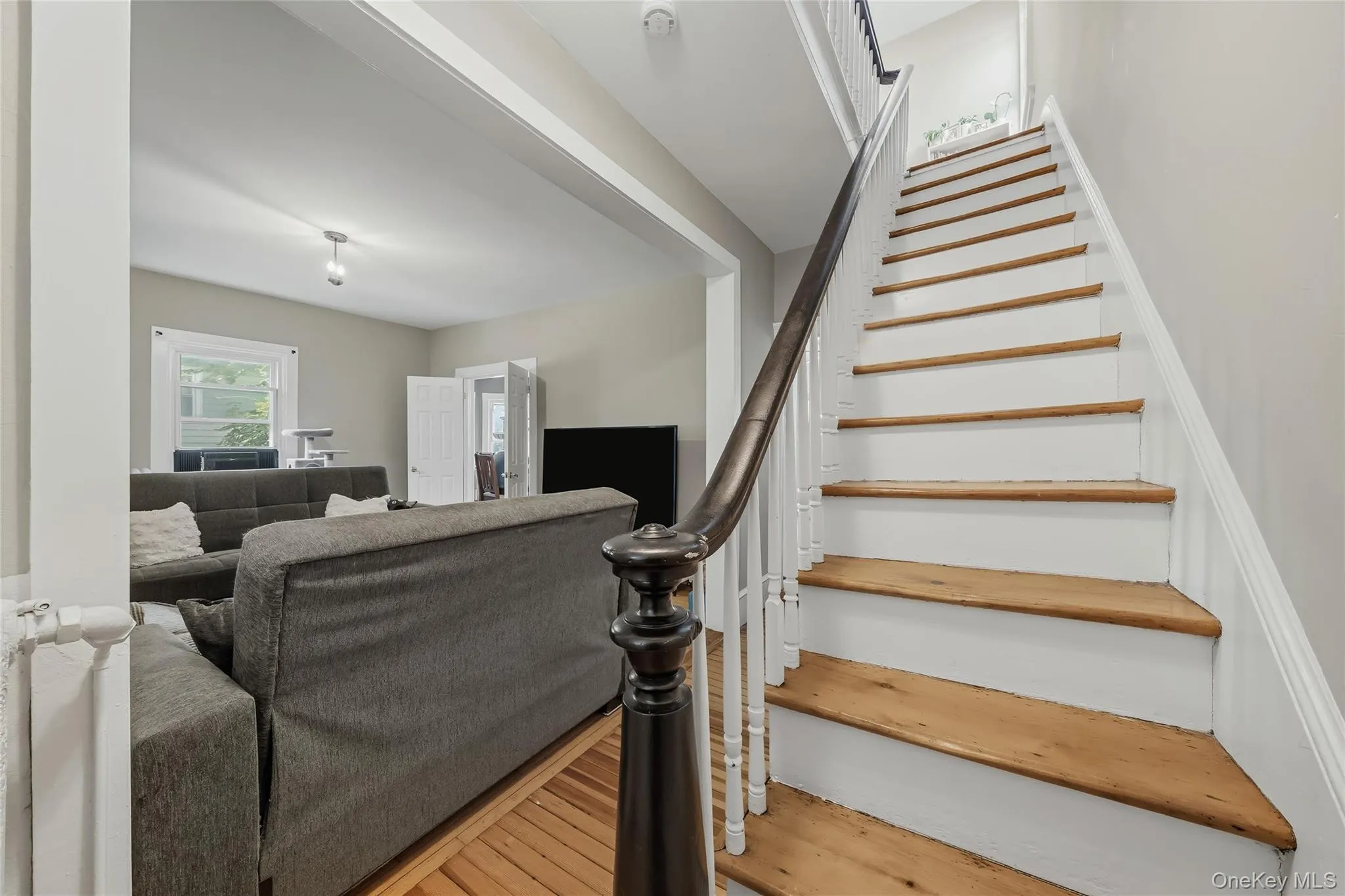 10 Park Avenue, Woodbury, NY, 3 Bedrooms Bedrooms, 6 Rooms Rooms,2 BathroomsBathrooms,Residential,For Rent,Park,0,1031034 10 Park Avenue, Woodbury, NY, 3 Bedrooms Bedrooms, 6 Rooms Rooms,2 BathroomsBathrooms,Residential,For Rent,Park,0,1031034