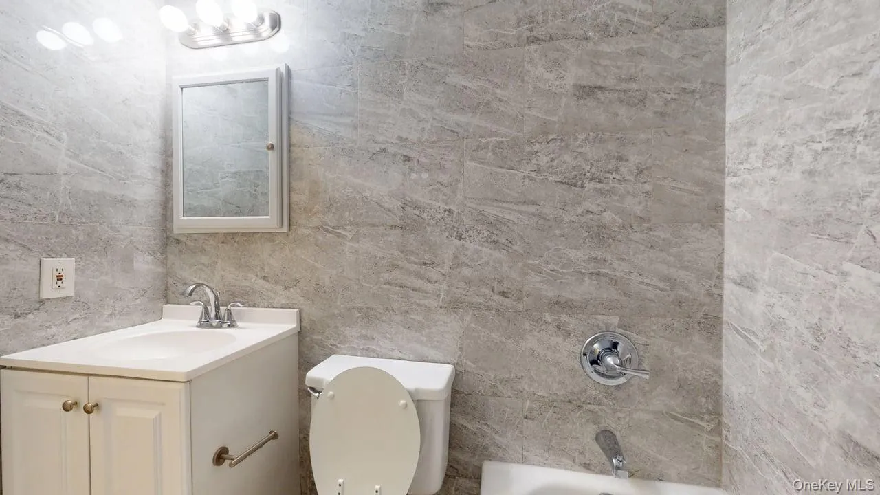 87-30 62nd Avenue, New York, NY, 2 Rooms Rooms,1 BathroomBathrooms,Residential Lease,For Rent,62nd,0,1031036 87-30 62nd Avenue, New York, NY, 2 Rooms Rooms,1 BathroomBathrooms,Residential Lease,For Rent,62nd,0,1031036