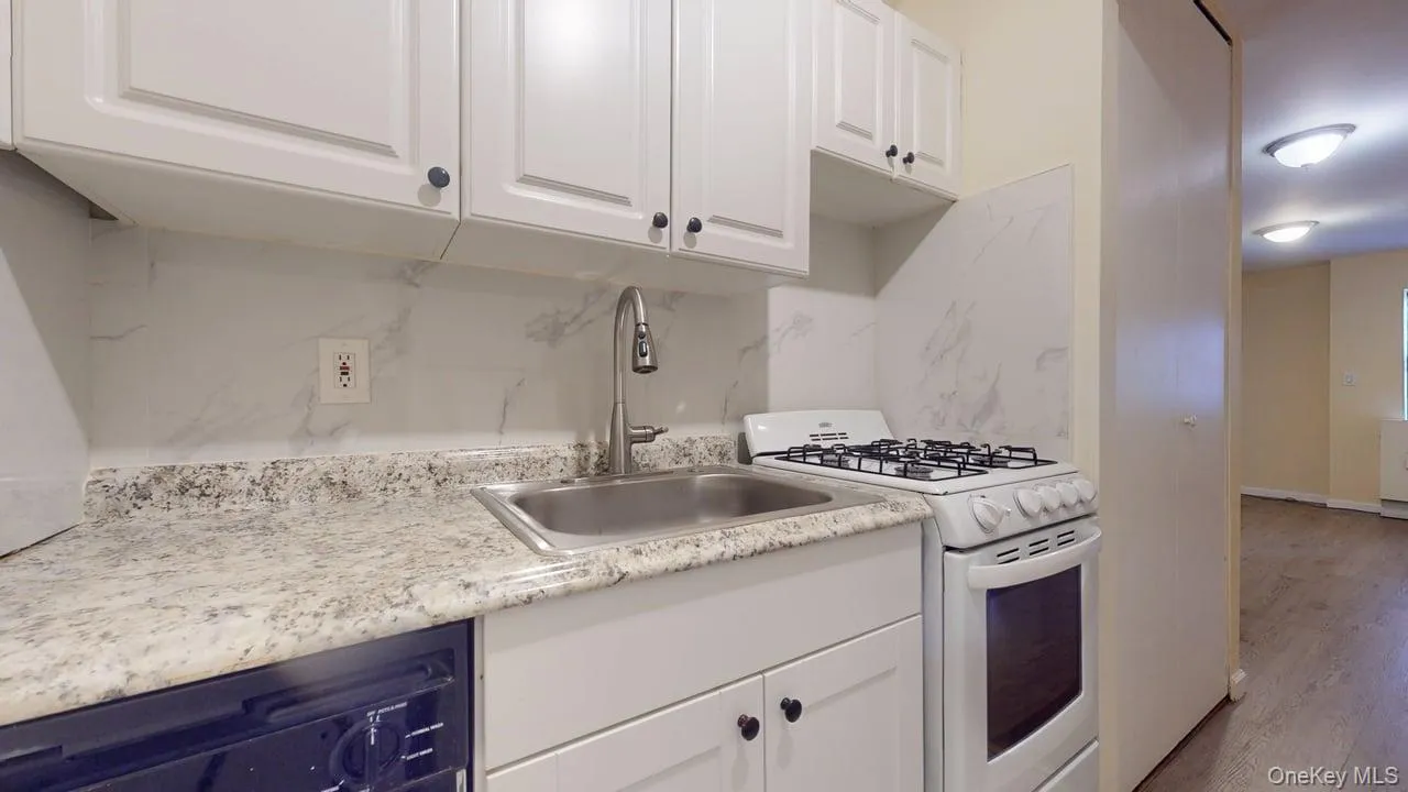 87-30 62nd Avenue, New York, NY, 2 Rooms Rooms,1 BathroomBathrooms,Residential Lease,For Rent,62nd,0,1031036 87-30 62nd Avenue, New York, NY, 2 Rooms Rooms,1 BathroomBathrooms,Residential Lease,For Rent,62nd,0,1031036