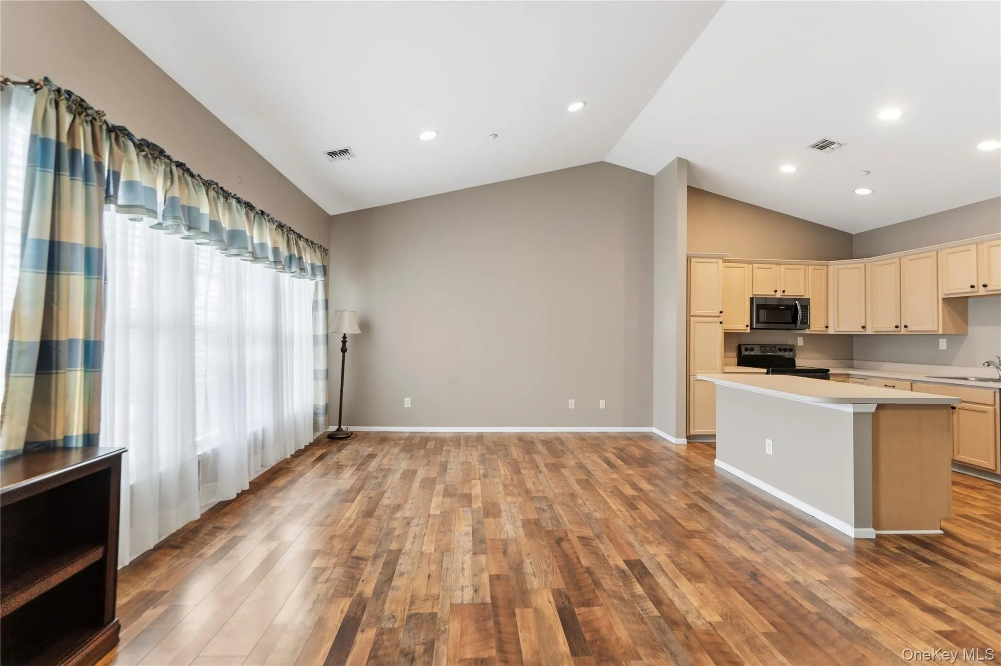 406 Narragansett Villas Drive, Babylon, NY, 2 Bedrooms Bedrooms, 5 Rooms Rooms,2 BathroomsBathrooms,Residential,For Rent,Narragansett Villas,0,1031042 406 Narragansett Villas Drive, Babylon, NY, 2 Bedrooms Bedrooms, 5 Rooms Rooms,2 BathroomsBathrooms,Residential,For Rent,Narragansett Villas,0,1031042