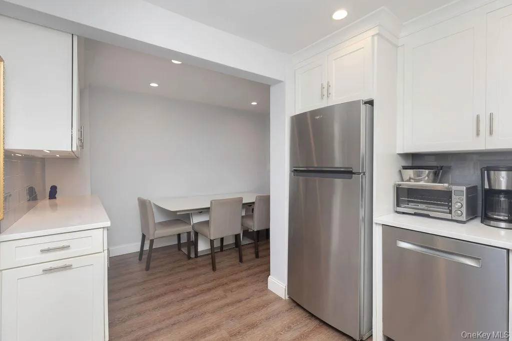 15 LEEWOOD Circle, Eastchester, NY, 2 Bedrooms Bedrooms, 4 Rooms Rooms,1 BathroomBathrooms,Residential,For Rent,LEEWOOD,0,1031050 15 LEEWOOD Circle, Eastchester, NY, 2 Bedrooms Bedrooms, 4 Rooms Rooms,1 BathroomBathrooms,Residential,For Rent,LEEWOOD,0,1031050