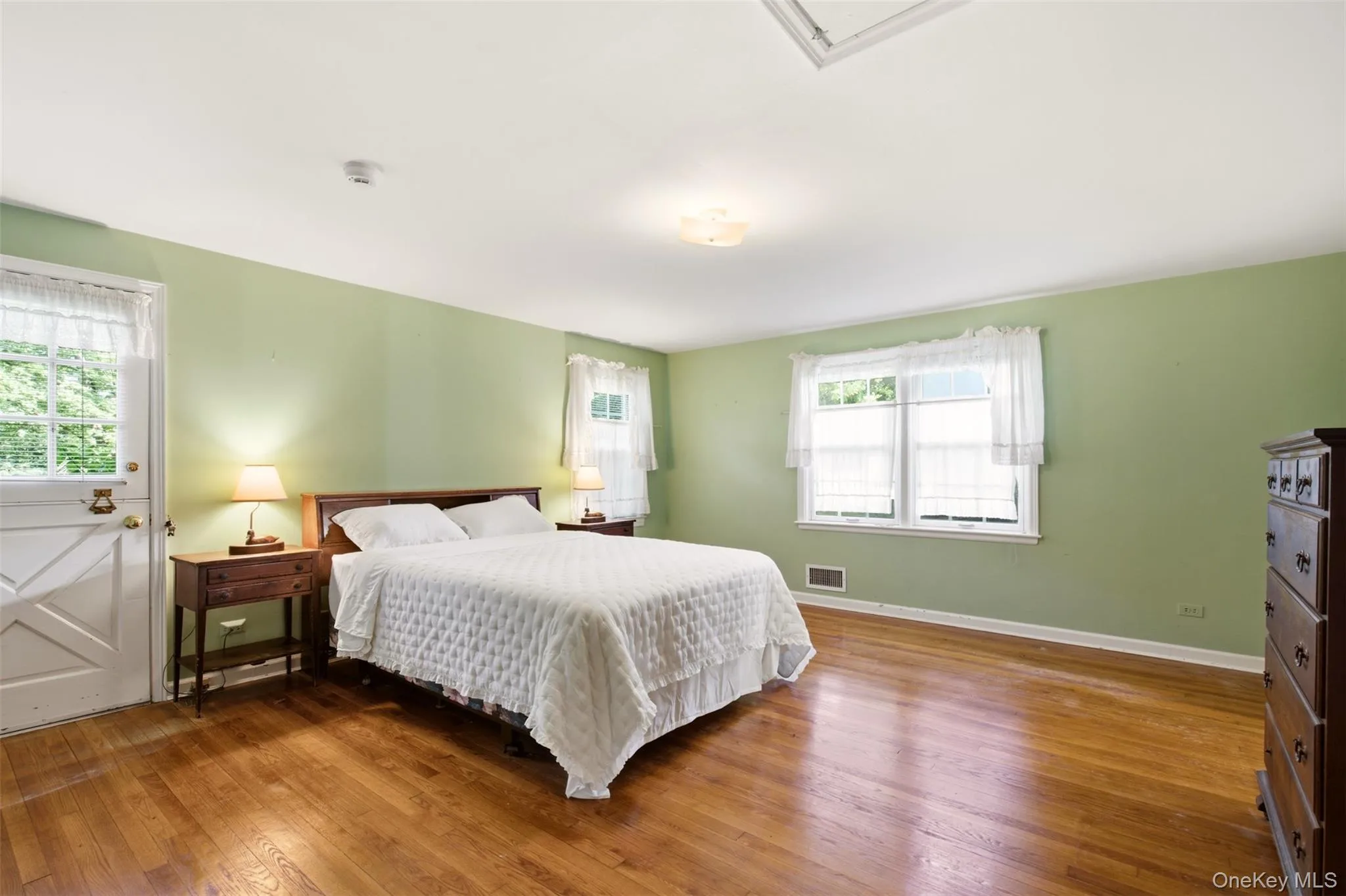 1936 Midlane, Oyster Bay, NY, 4 Bedrooms Bedrooms, 8 Rooms Rooms,2 BathroomsBathrooms,Residential,For Rent,Midlane,0,1031054 1936 Midlane, Oyster Bay, NY, 4 Bedrooms Bedrooms, 8 Rooms Rooms,2 BathroomsBathrooms,Residential,For Rent,Midlane,0,1031054